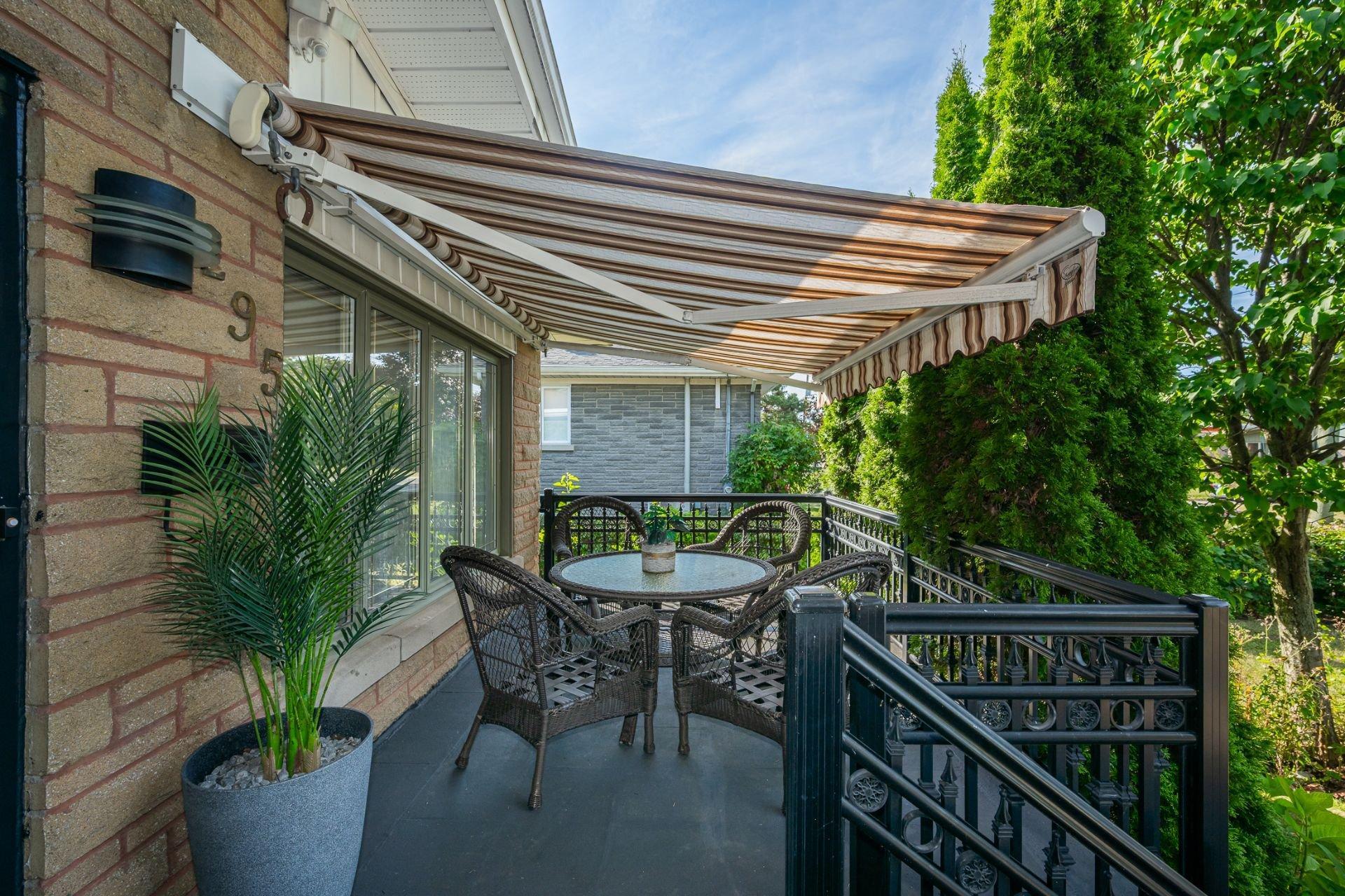 









295


Rue Notre-Dame-de-Fatima

,
Laval (Duvernay),




QC
H7G3Z1

