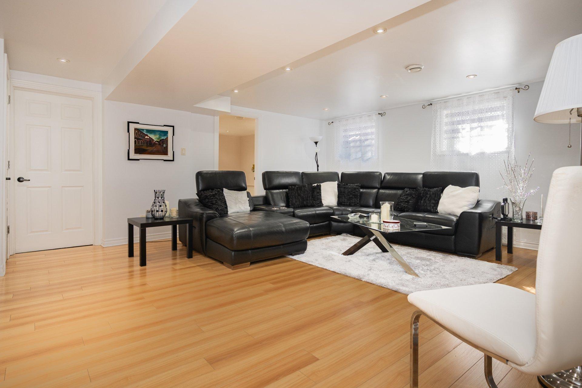 









295


Rue Notre-Dame-de-Fatima

,
Laval (Duvernay),




QC
H7G3Z1

