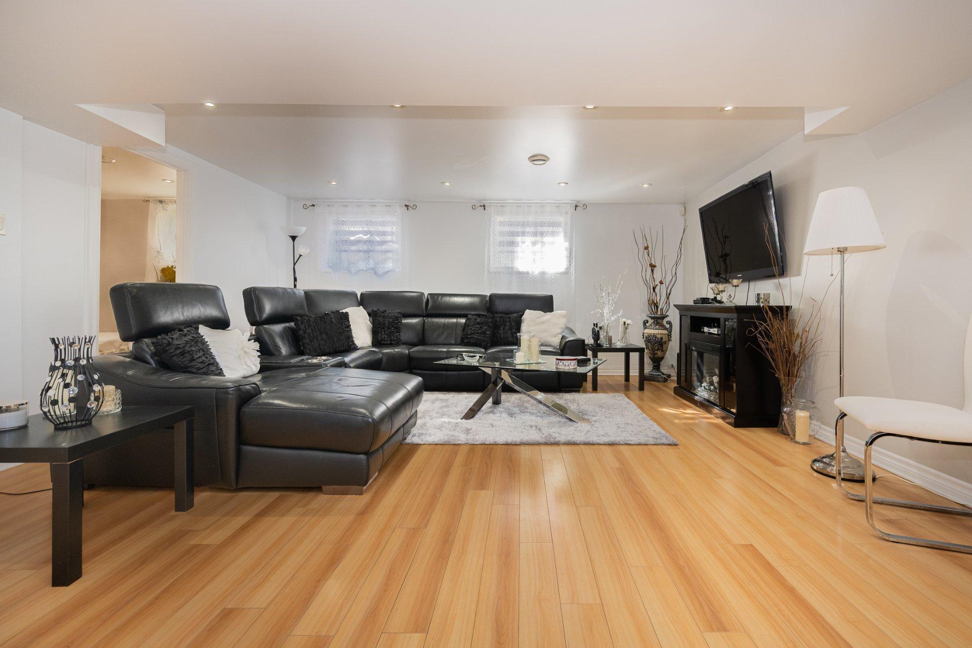 









295


Rue Notre-Dame-de-Fatima

,
Laval (Duvernay),




QC
H7G3Z1

