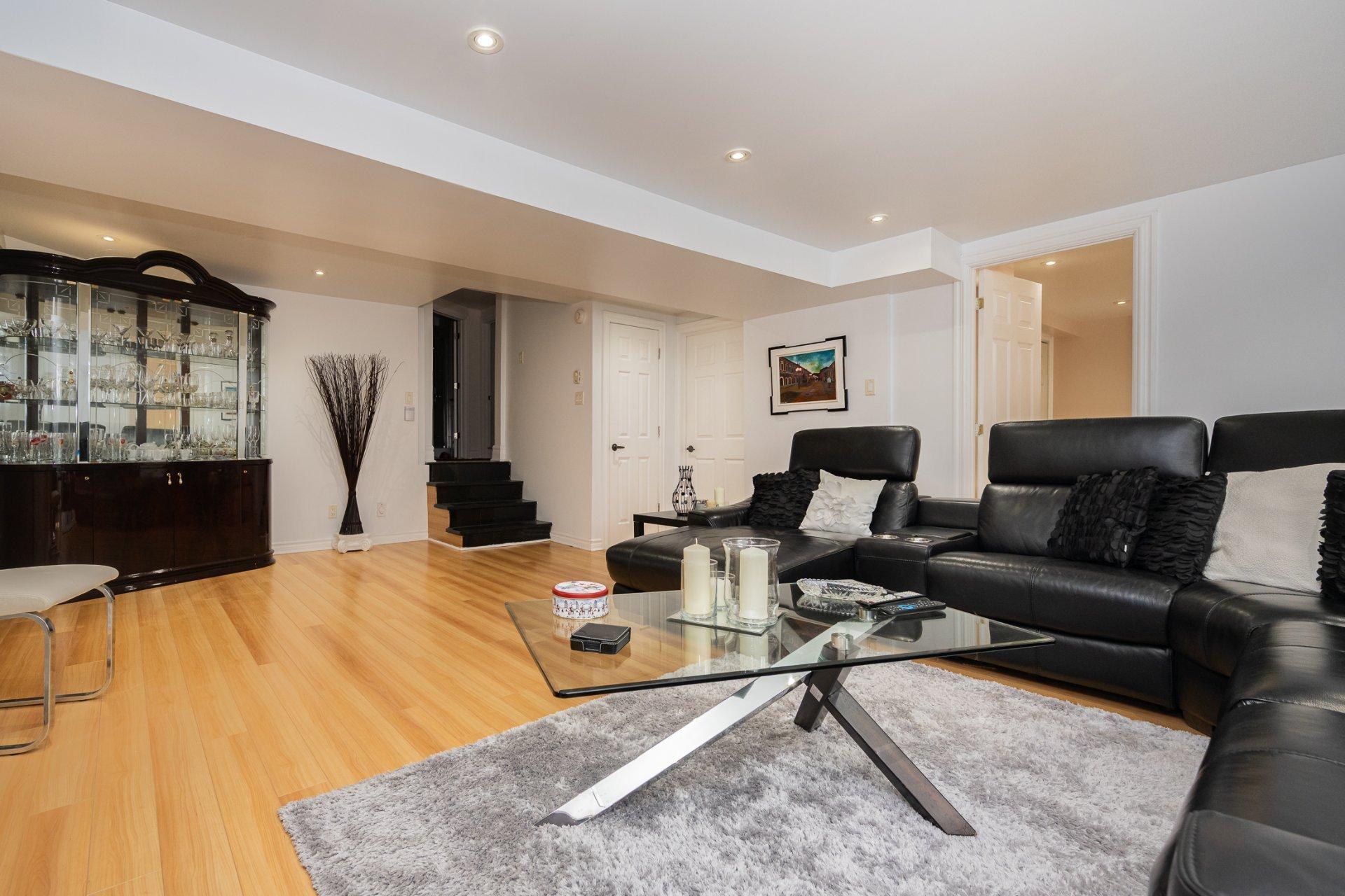 









295


Rue Notre-Dame-de-Fatima

,
Laval (Duvernay),




QC
H7G3Z1

