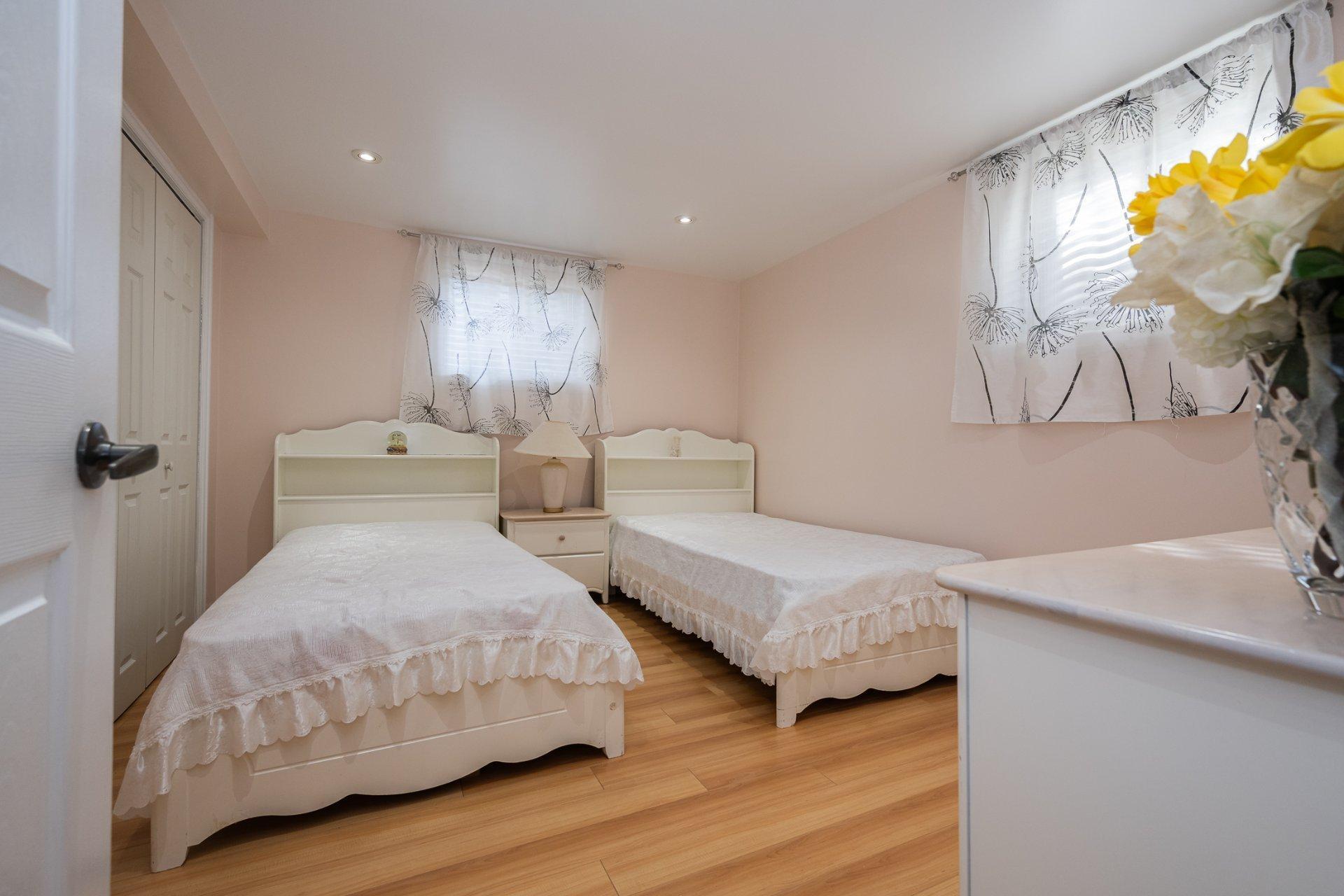 









295


Rue Notre-Dame-de-Fatima

,
Laval (Duvernay),




QC
H7G3Z1

