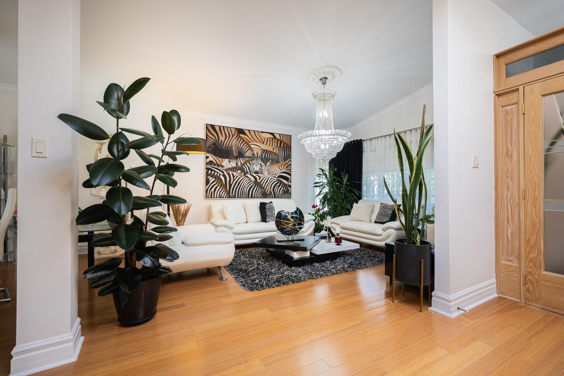 









295


Rue Notre-Dame-de-Fatima

,
Laval (Duvernay),




QC
H7G3Z1

