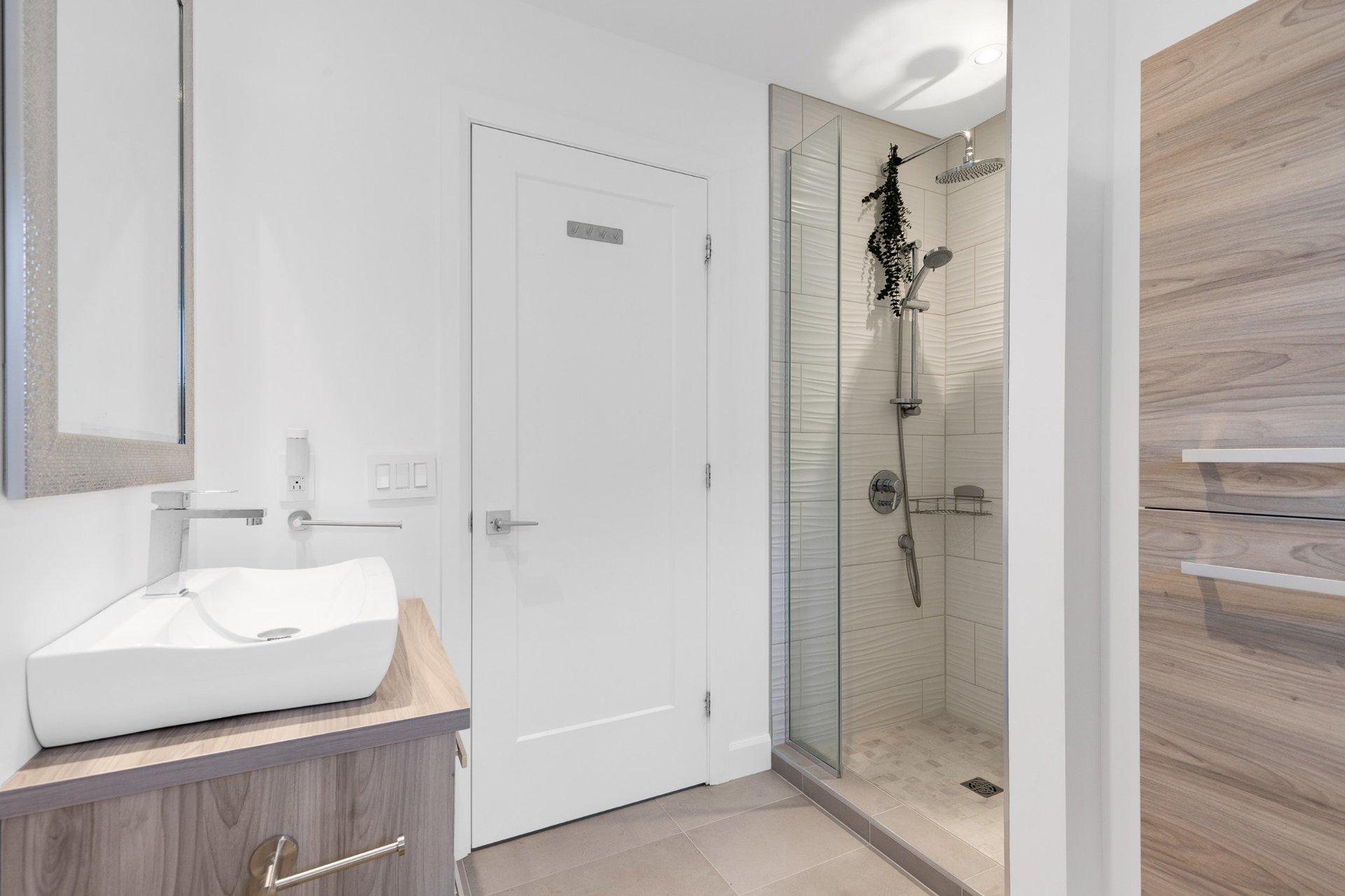 









10


Rue Yvette-Brind'Amour

,
Notre-Dame-de-l'Île-Perrot,




QC
J7W3P5

