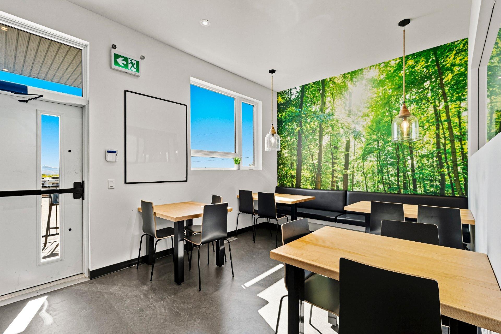 









4208

 - 4214


Rue Sherbrooke

,
Magog,




QC
J1X5R2

