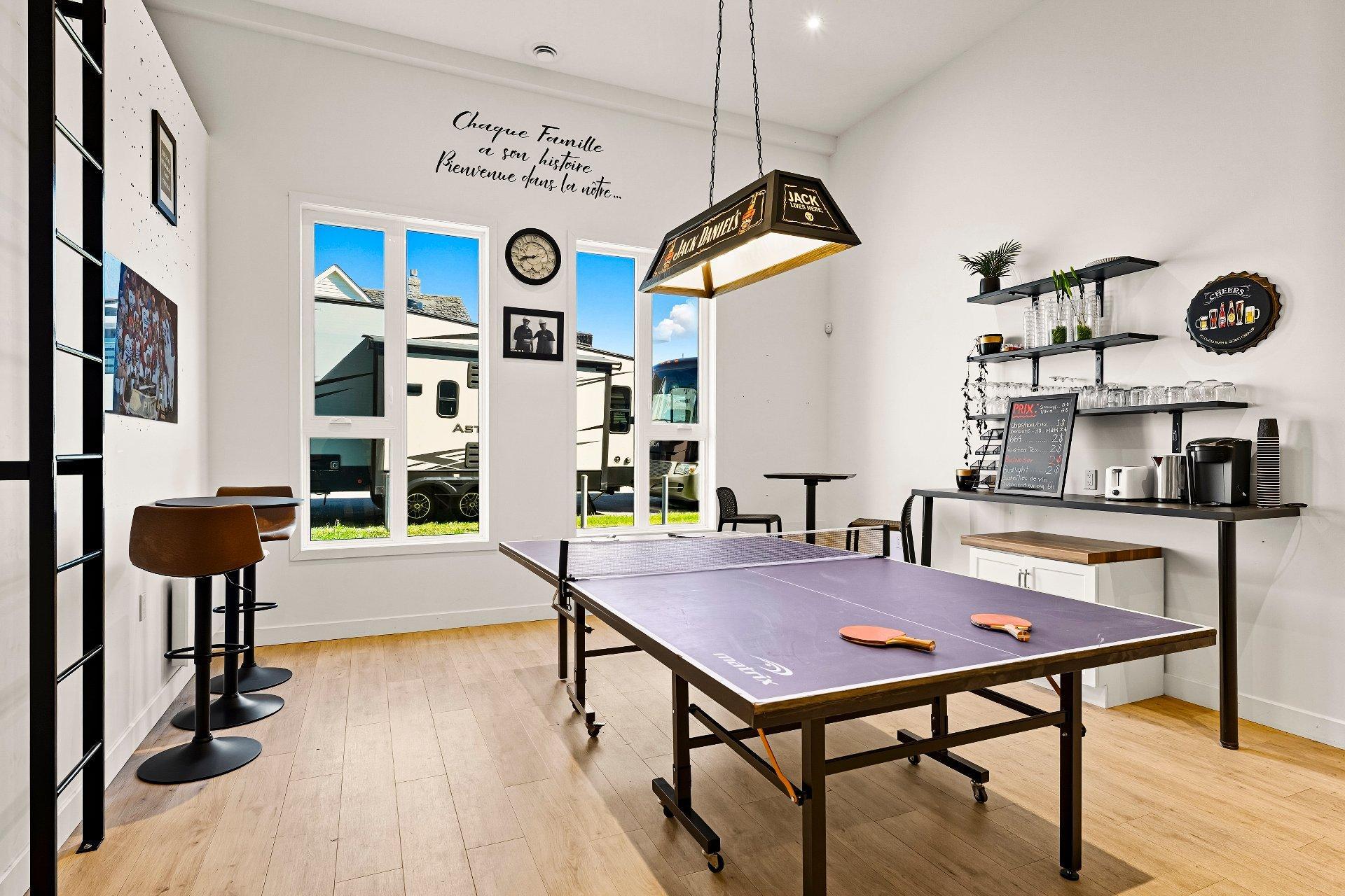 









4208

 - 4214


Rue Sherbrooke

,
Magog,




QC
J1X5R2

