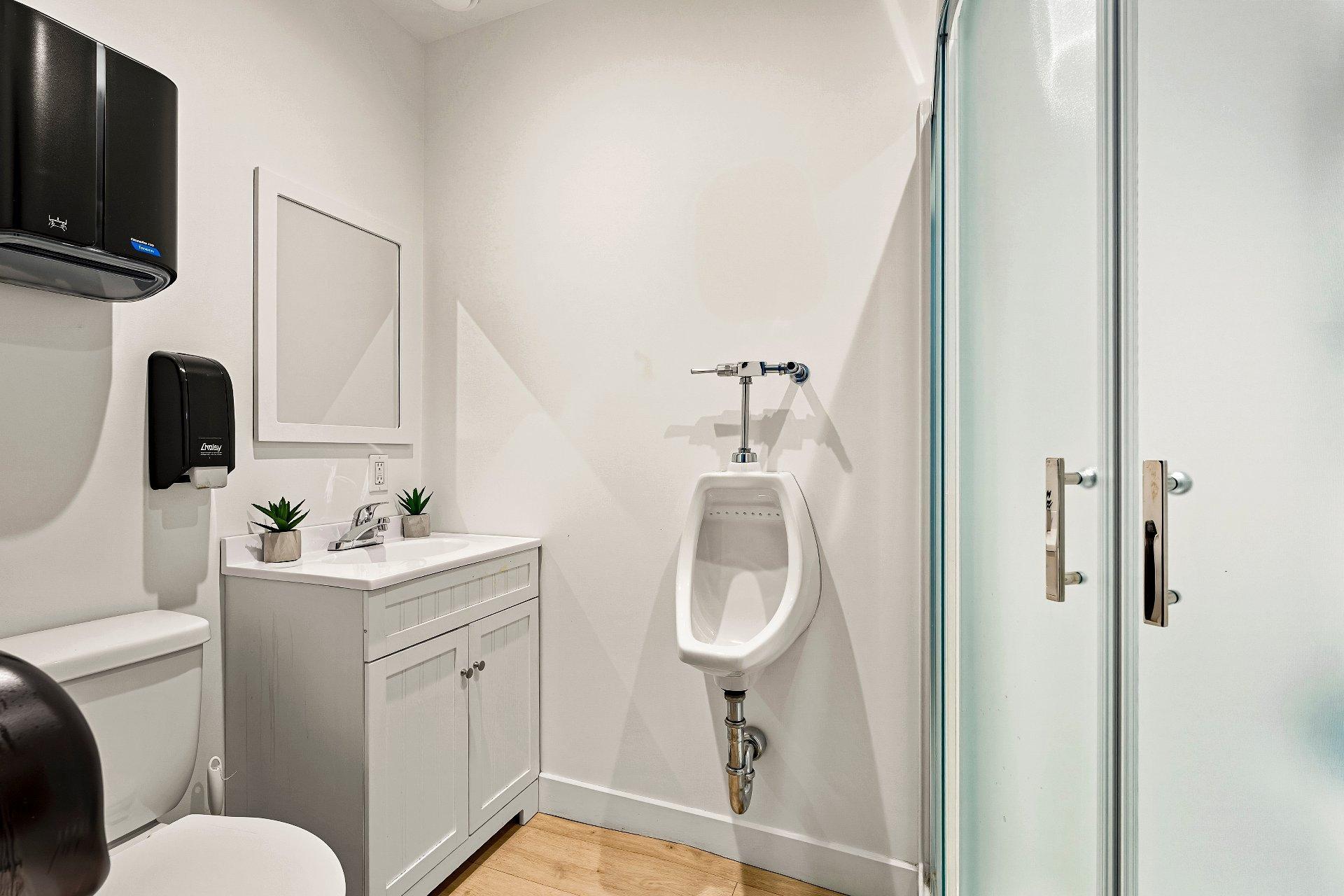 









4208

 - 4214


Rue Sherbrooke

,
Magog,




QC
J1X5R2

