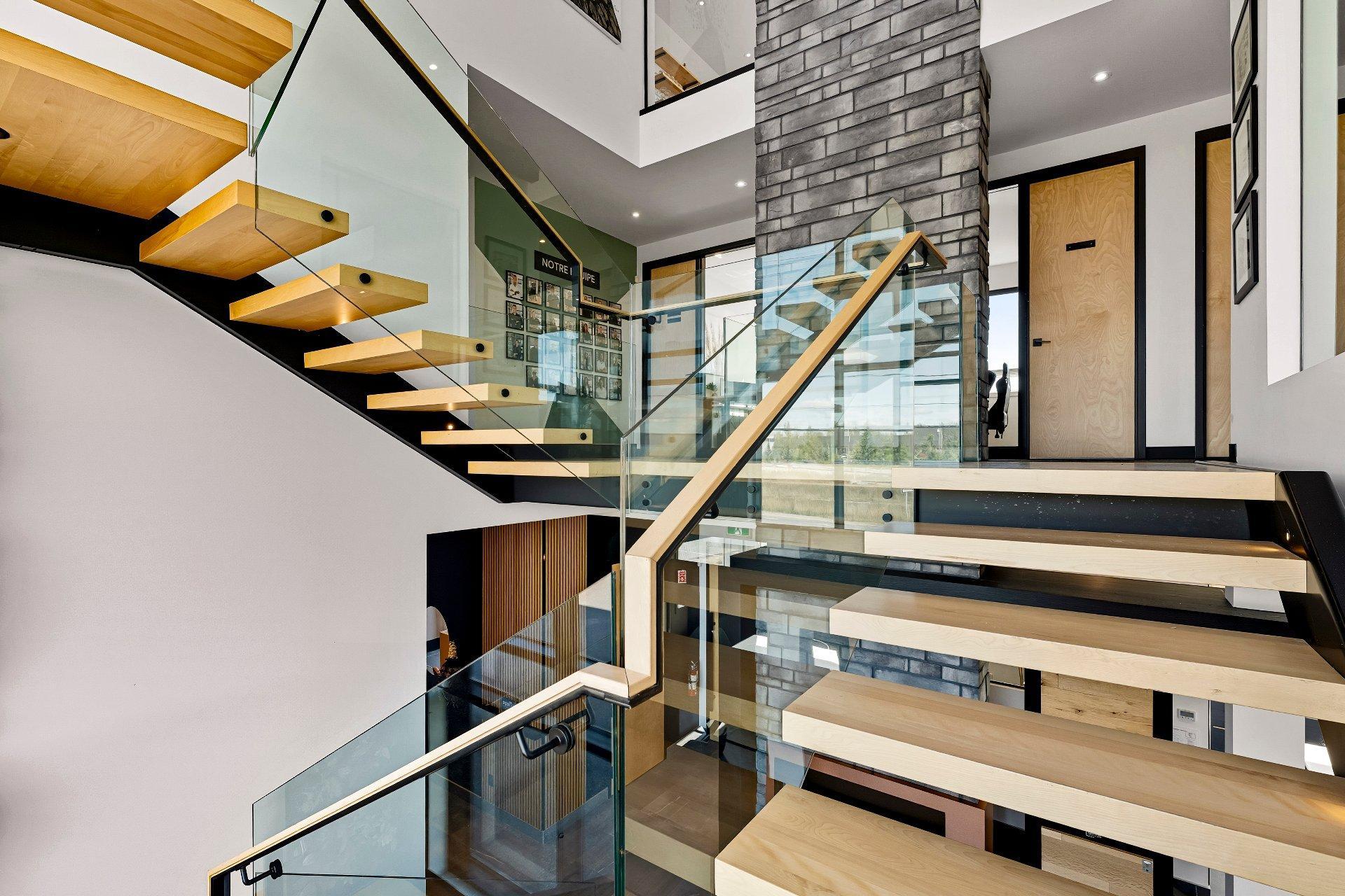 









4208

 - 4214


Rue Sherbrooke

,
Magog,




QC
J1X5R2

