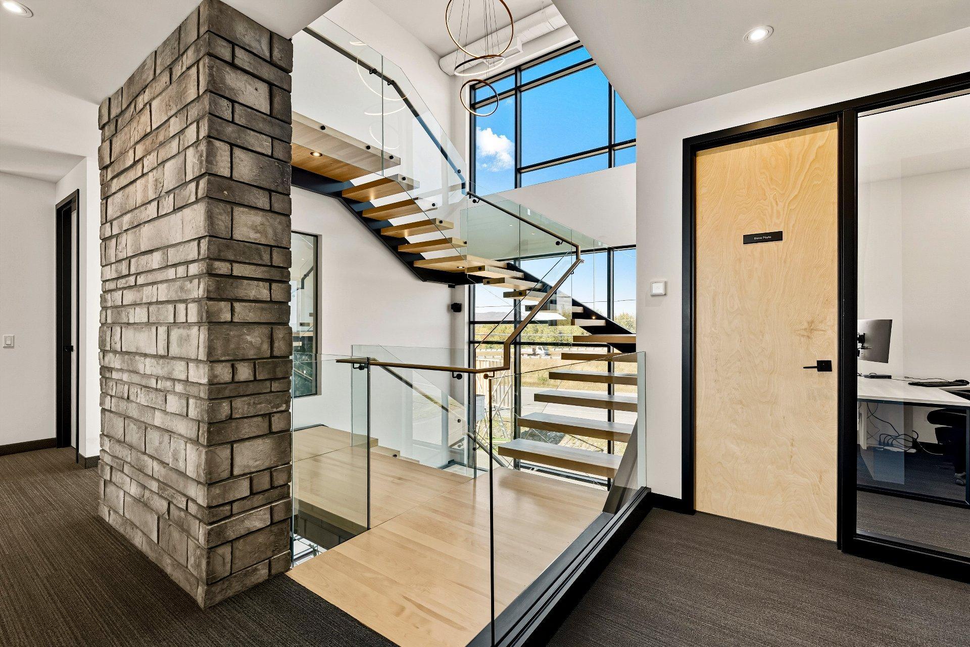 









4208

 - 4214


Rue Sherbrooke

,
Magog,




QC
J1X5R2

