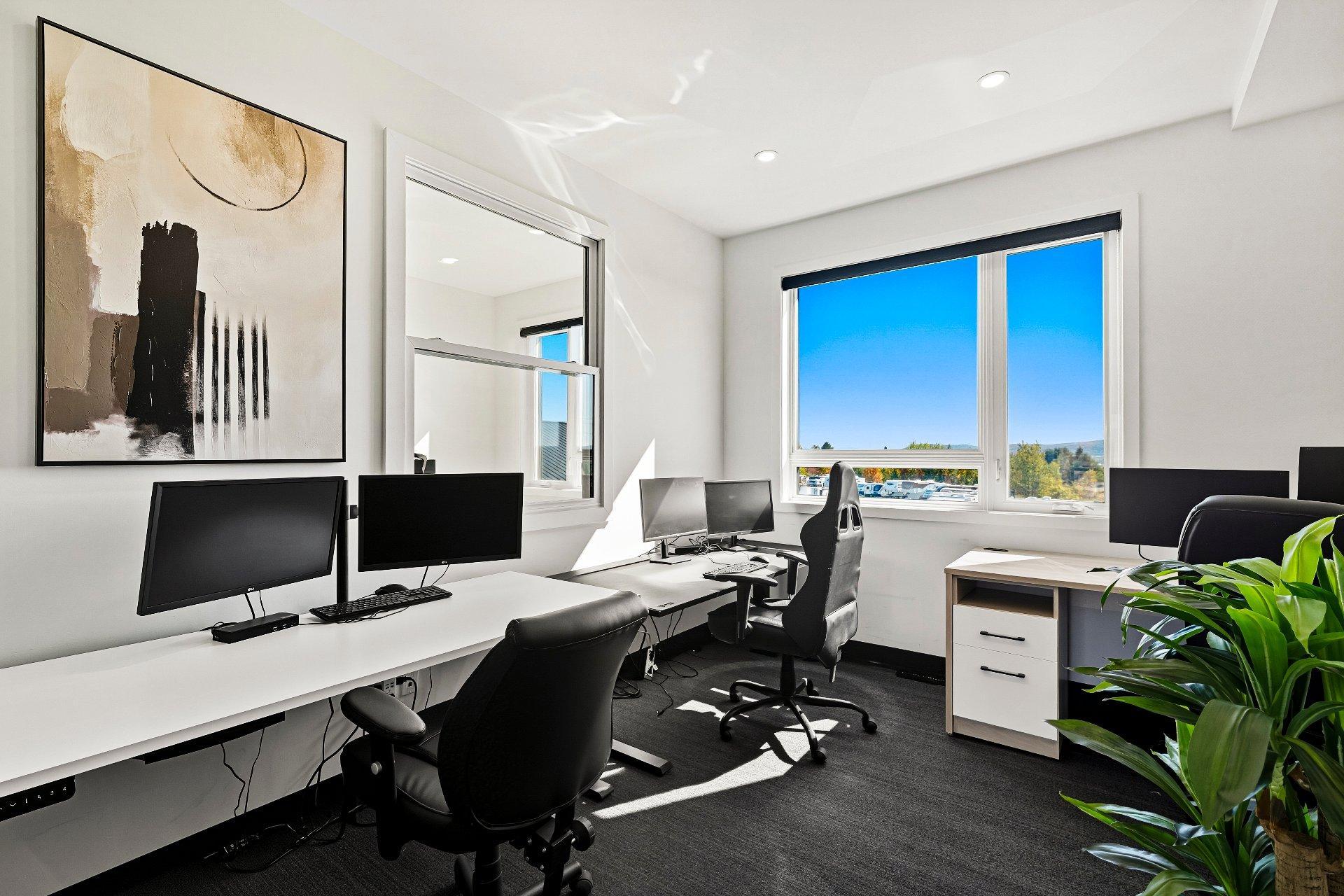 









4208

 - 4214


Rue Sherbrooke

,
Magog,




QC
J1X5R2

