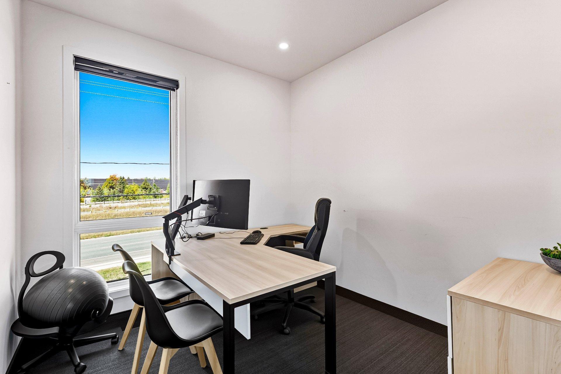 









4208

 - 4214


Rue Sherbrooke

,
Magog,




QC
J1X5R2

