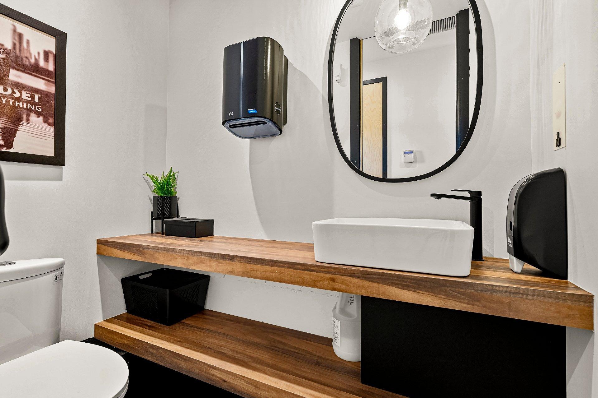 









4208

 - 4214


Rue Sherbrooke

,
Magog,




QC
J1X5R2

