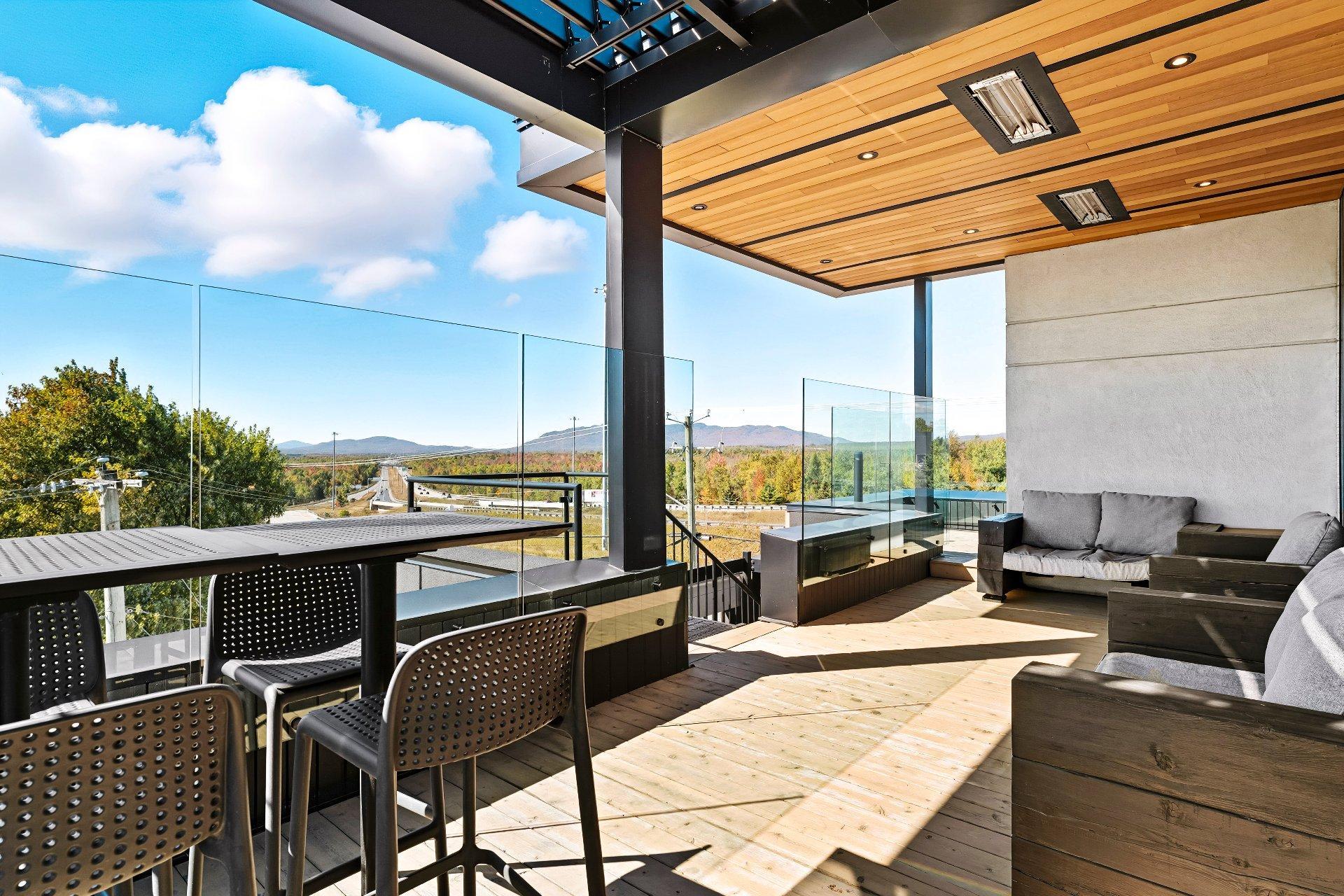 









4208

 - 4214


Rue Sherbrooke

,
Magog,




QC
J1X5R2

