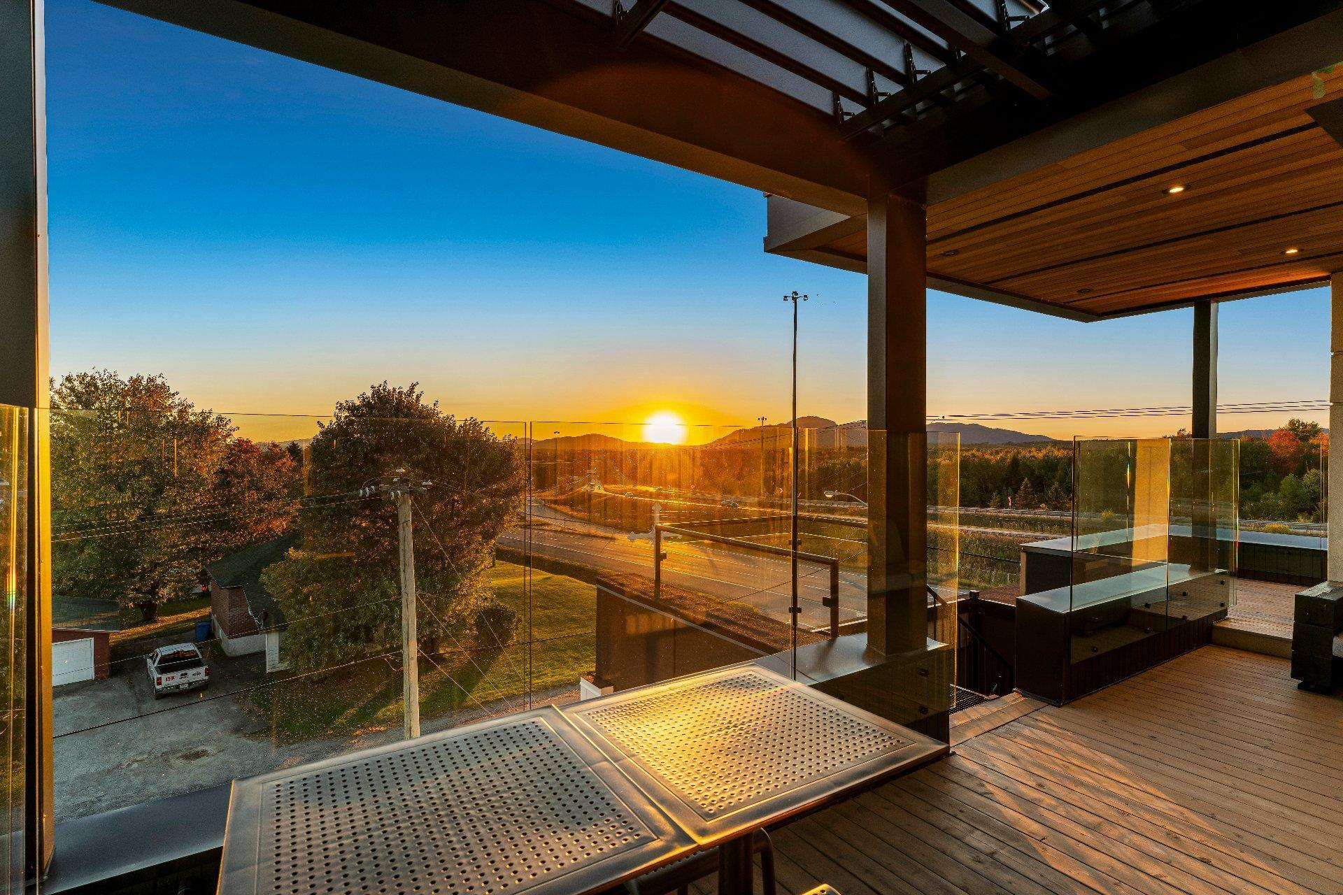 









4208

 - 4214


Rue Sherbrooke

,
Magog,




QC
J1X5R2

