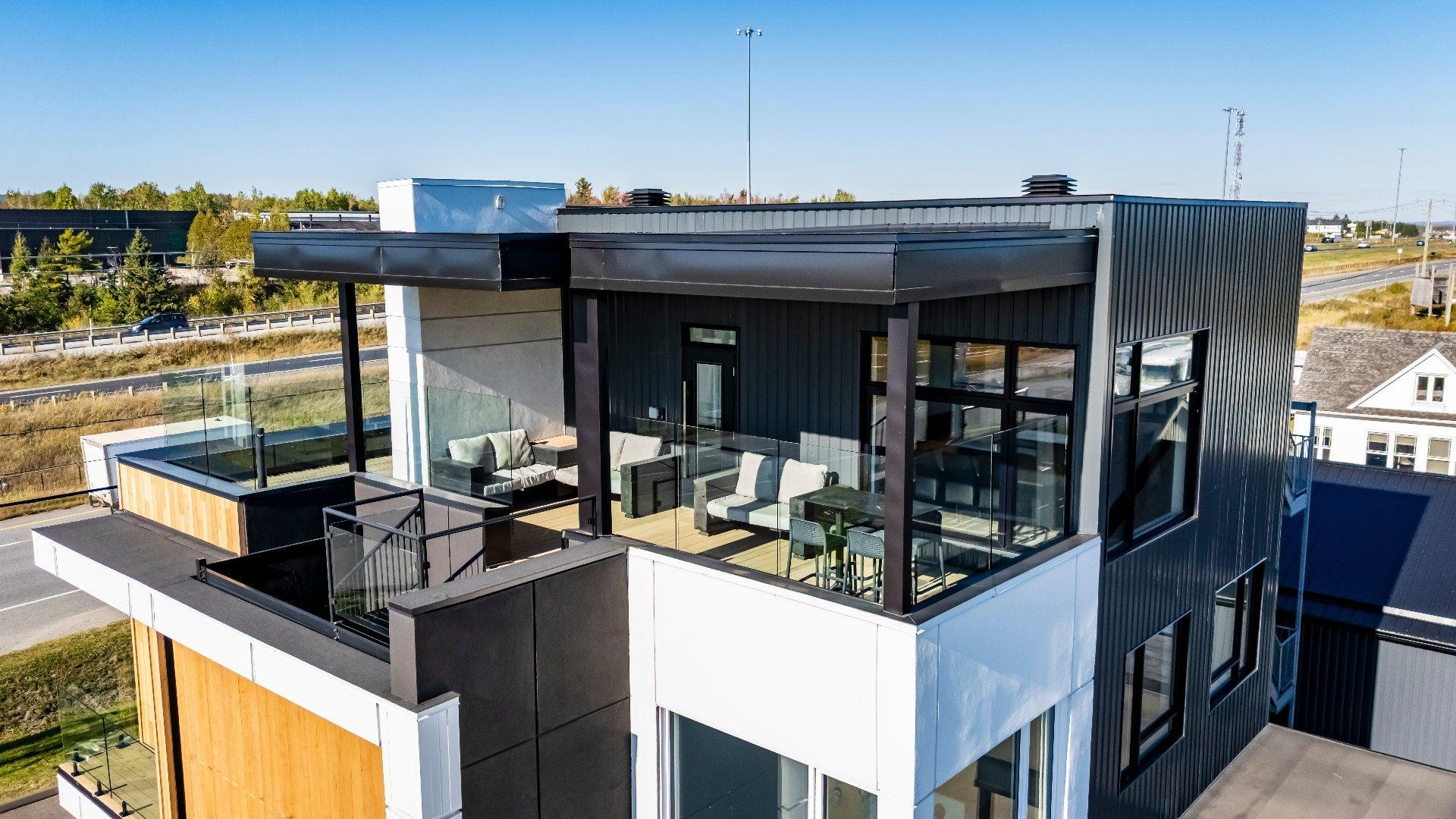 









4208

 - 4214


Rue Sherbrooke

,
Magog,




QC
J1X5R2

