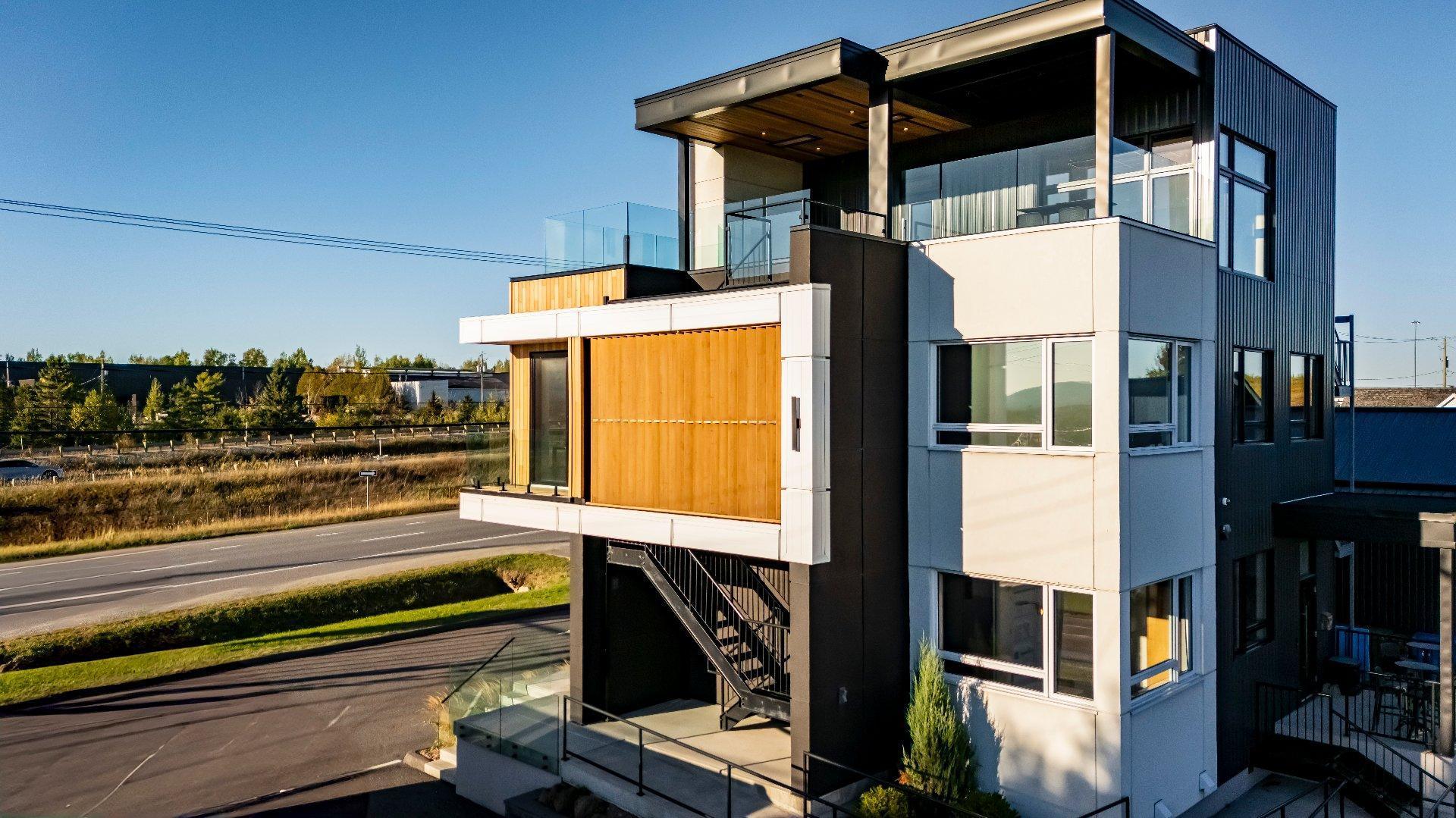 









4208

 - 4214


Rue Sherbrooke

,
Magog,




QC
J1X5R2

