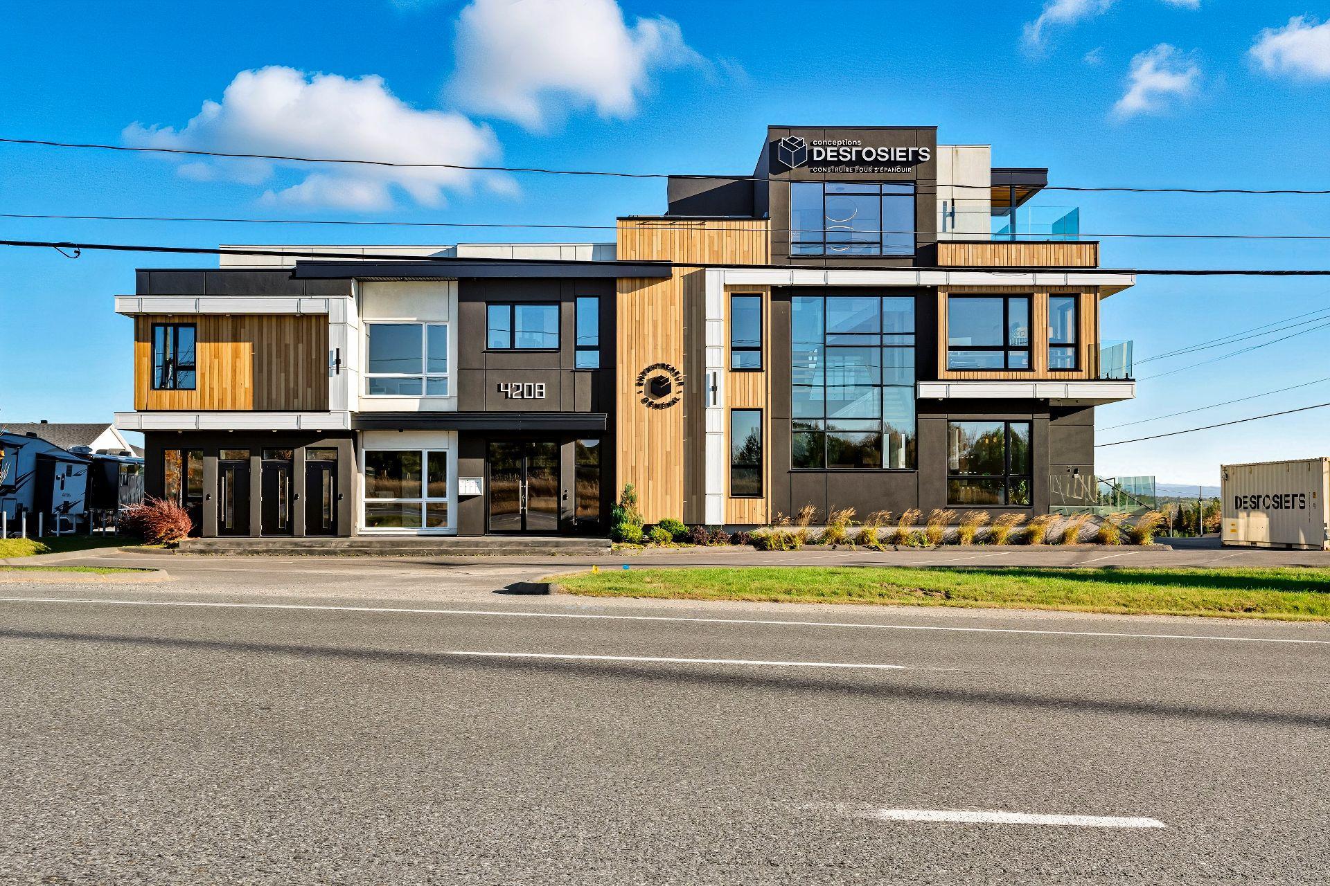 









4208

 - 4214


Rue Sherbrooke

,
Magog,




QC
J1X5R2

