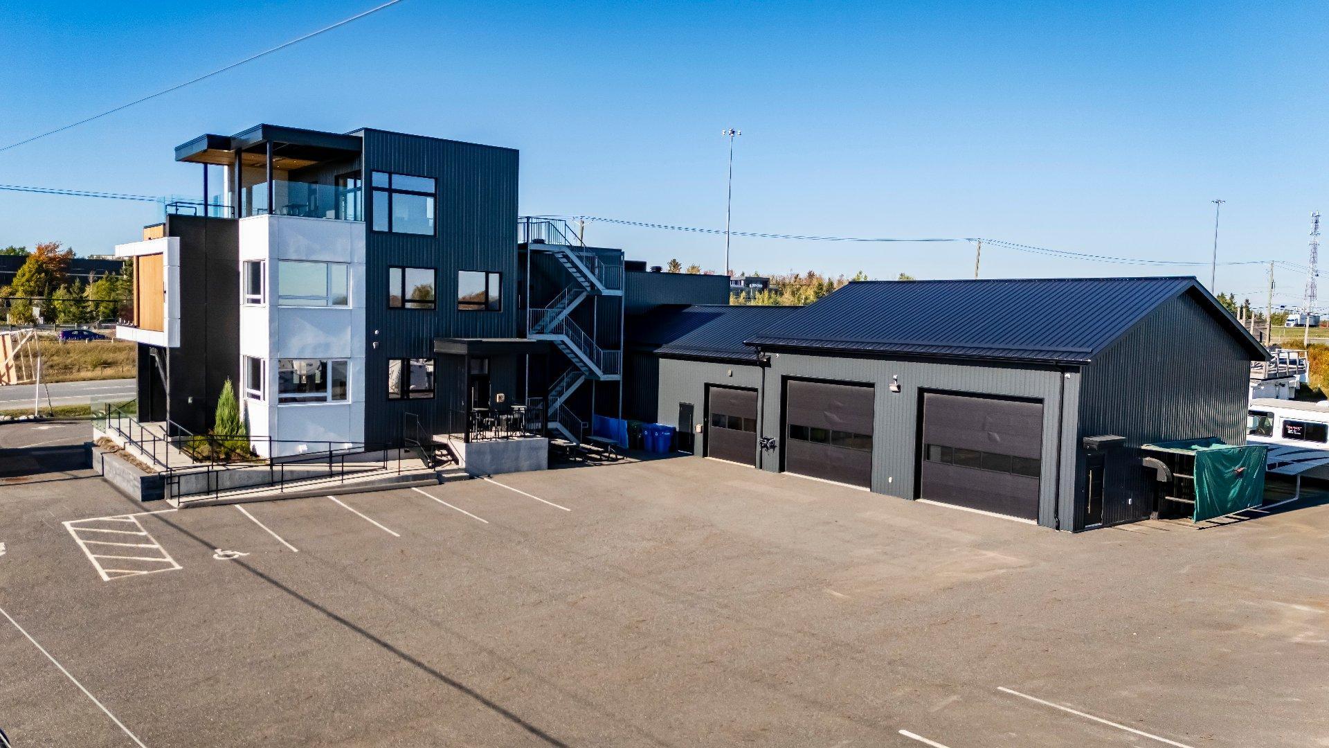 









4208

 - 4214


Rue Sherbrooke

,
Magog,




QC
J1X5R2

