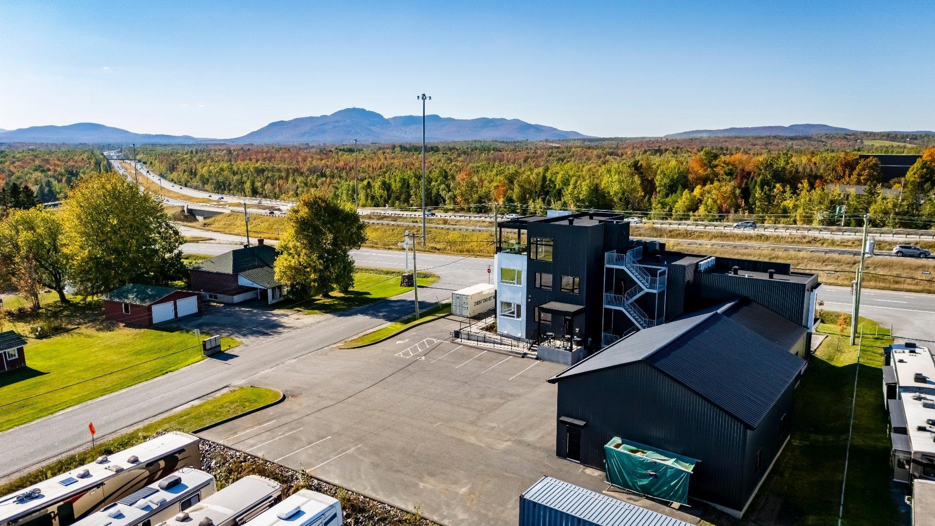 









4208

 - 4214


Rue Sherbrooke

,
Magog,




QC
J1X5R2

