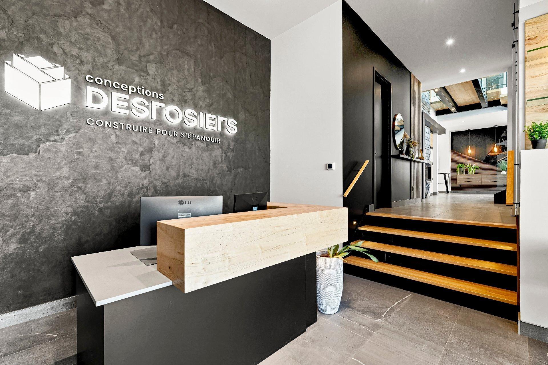 









4208

 - 4214


Rue Sherbrooke

,
Magog,




QC
J1X5R2

