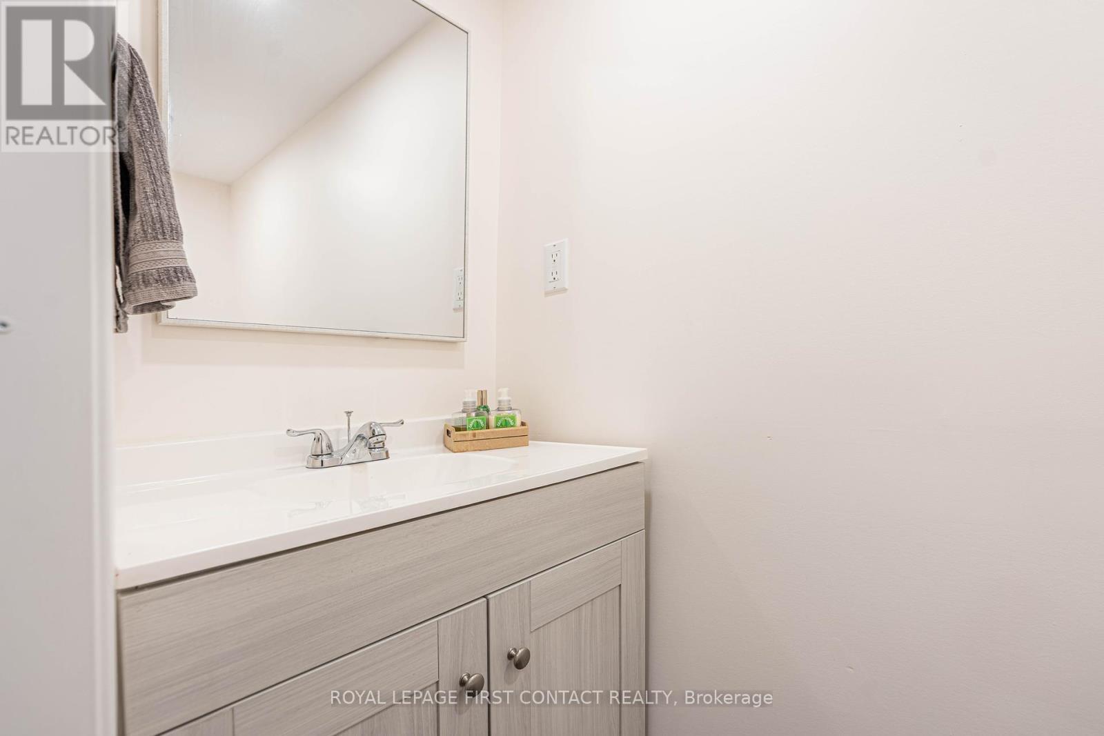 












26 DENEB STREET

,
Barrie,




Ontario
L4M0K6


