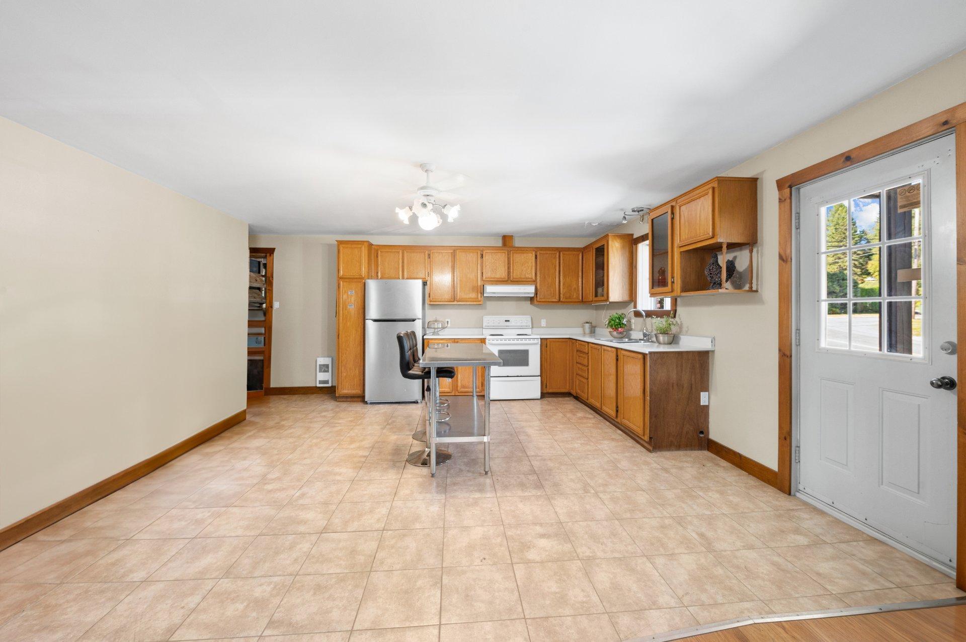 









1034Z


Boul. Rolland-Cloutier

,
Lantier,




QC
J0T1V0

