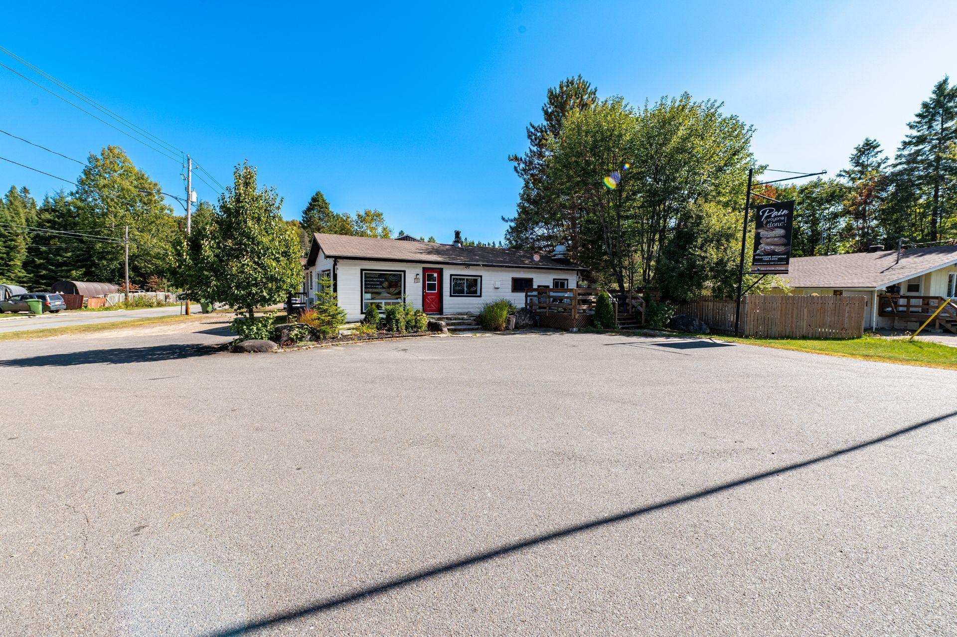 









1034Z


Boul. Rolland-Cloutier

,
Lantier,




QC
J0T1V0

