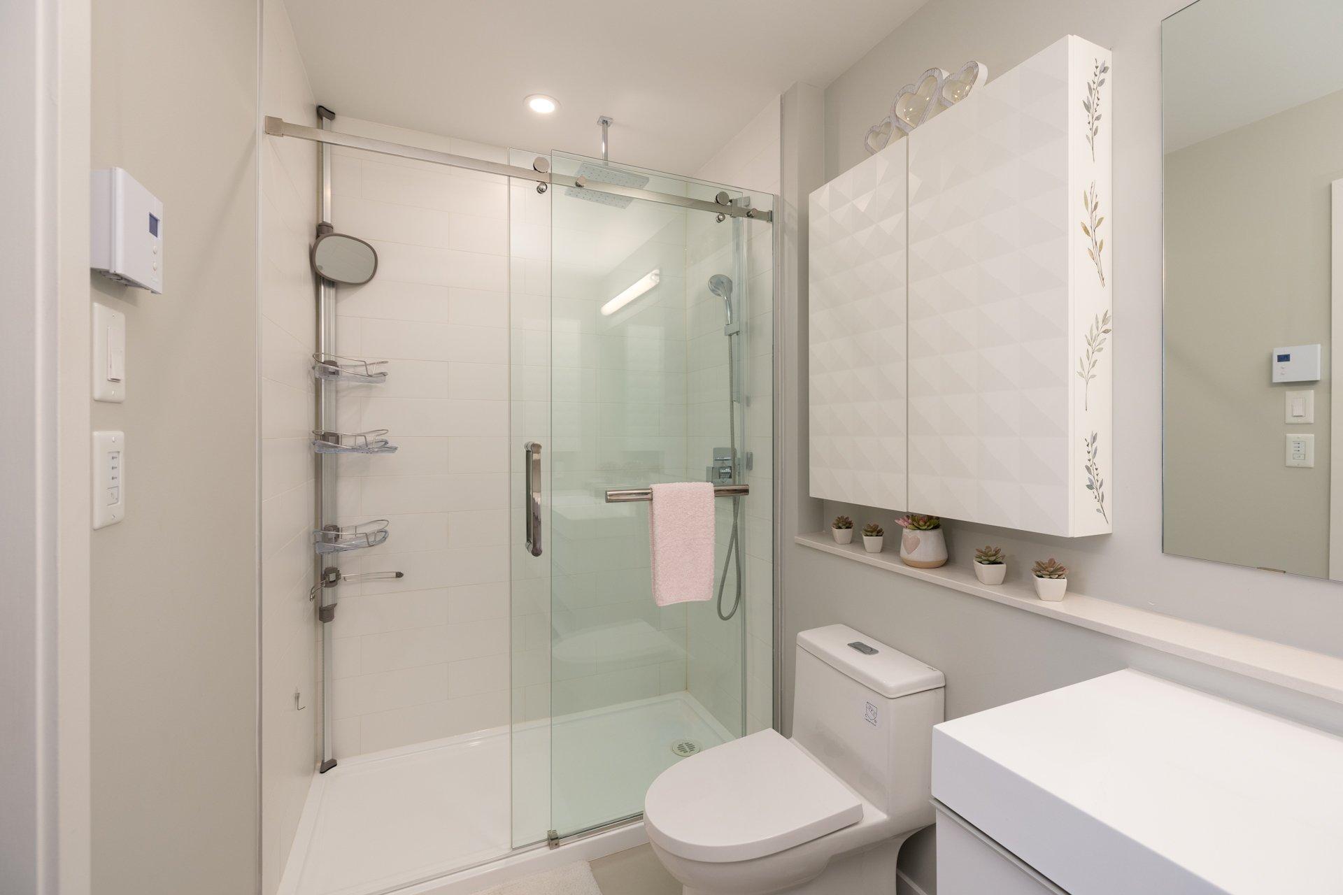 









4


Av. Donegani

, 101,
Pointe-Claire,




QC
H9R0C8

