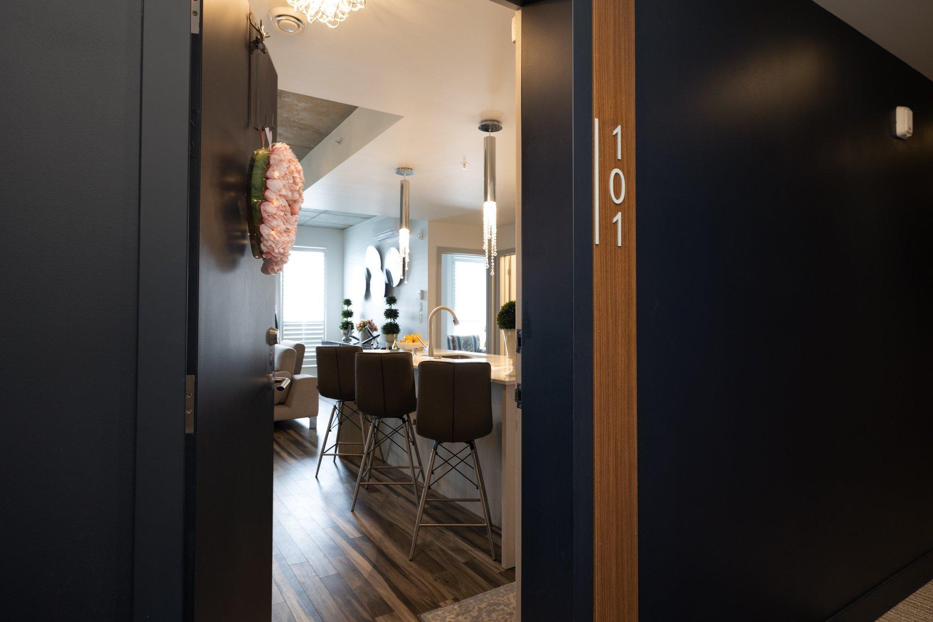 









4


Av. Donegani

, 101,
Pointe-Claire,




QC
H9R0C8

