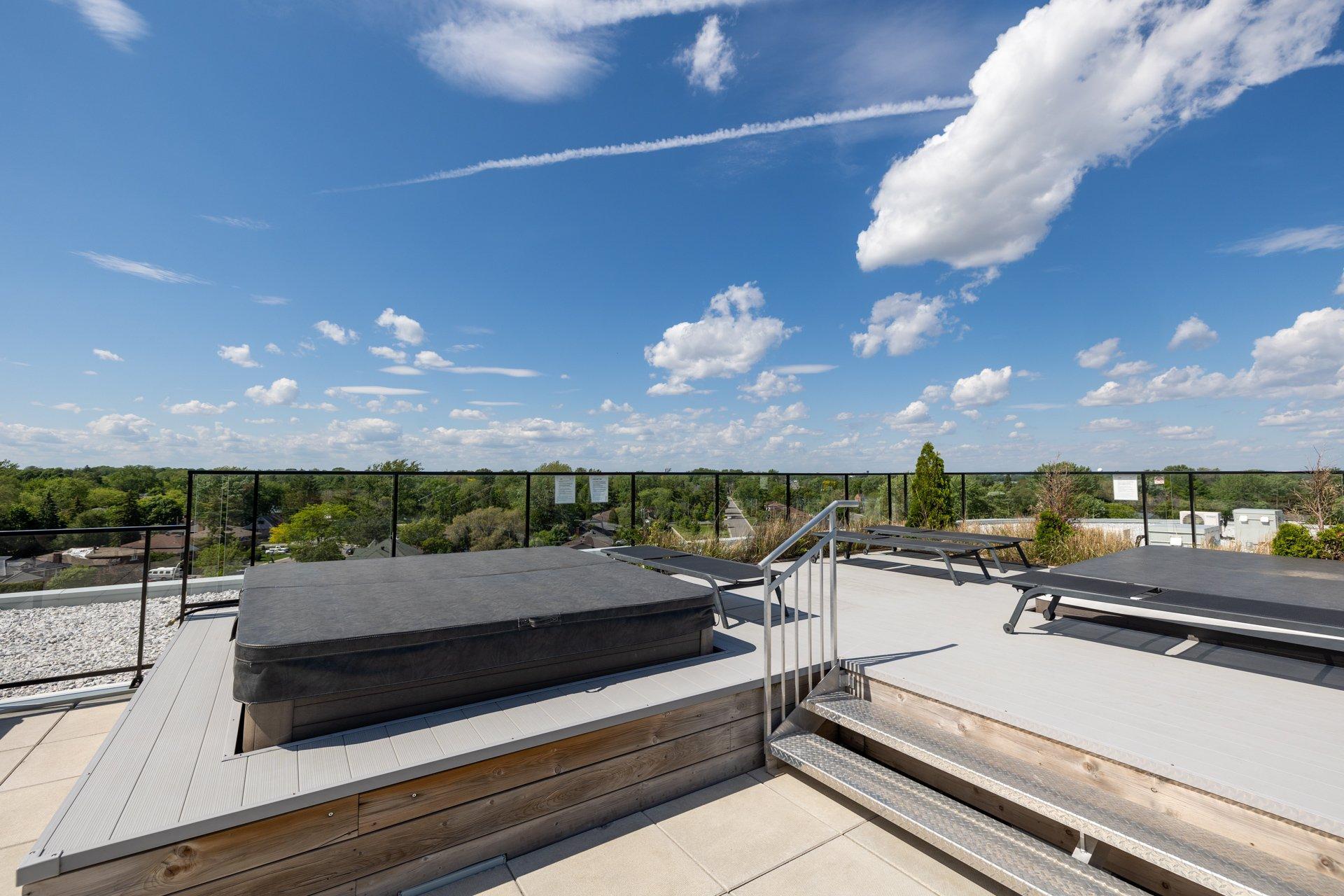 









4


Av. Donegani

, 101,
Pointe-Claire,




QC
H9R0C8

