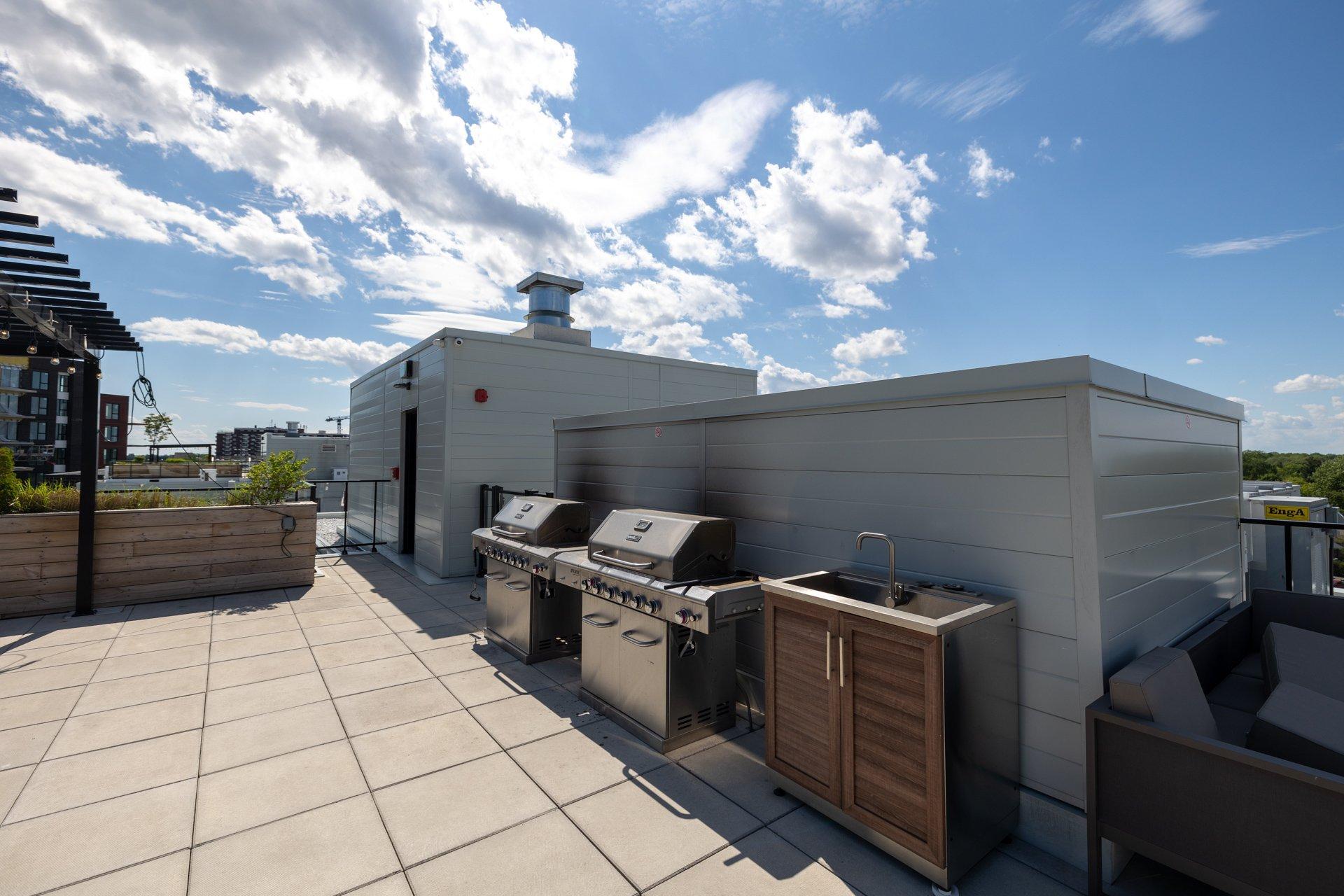 









4


Av. Donegani

, 101,
Pointe-Claire,




QC
H9R0C8

