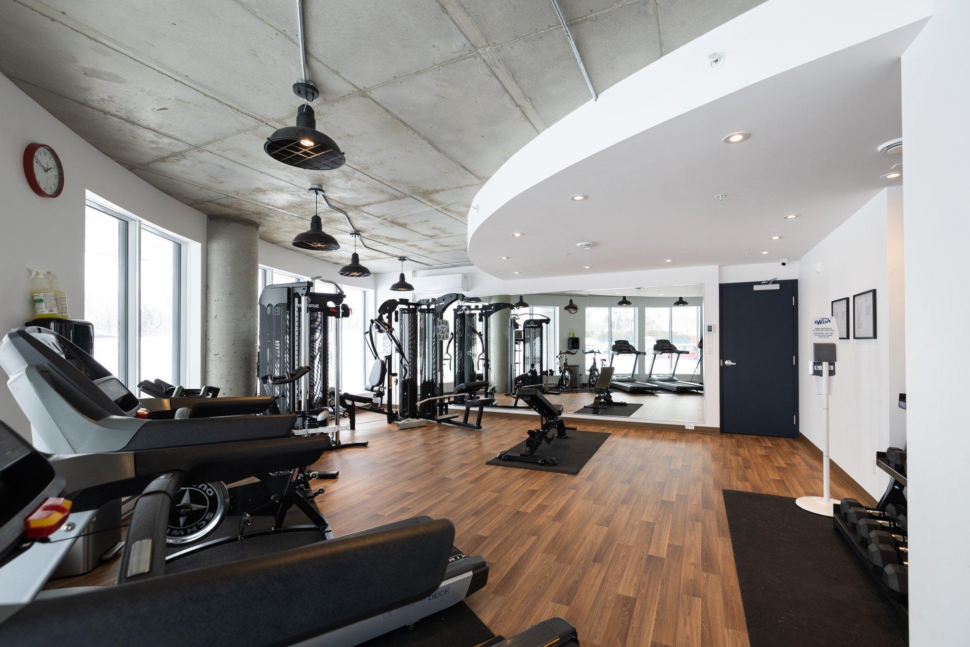 









4


Av. Donegani

, 101,
Pointe-Claire,




QC
H9R0C8

