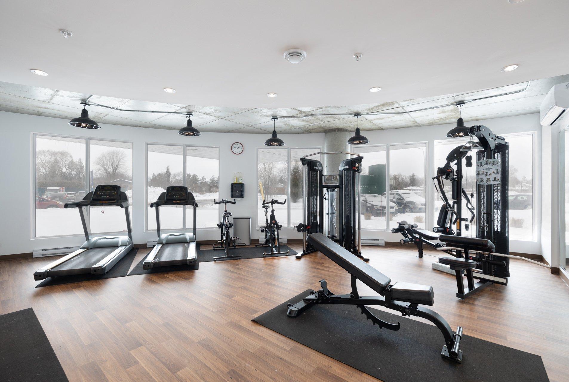 









4


Av. Donegani

, 101,
Pointe-Claire,




QC
H9R0C8

