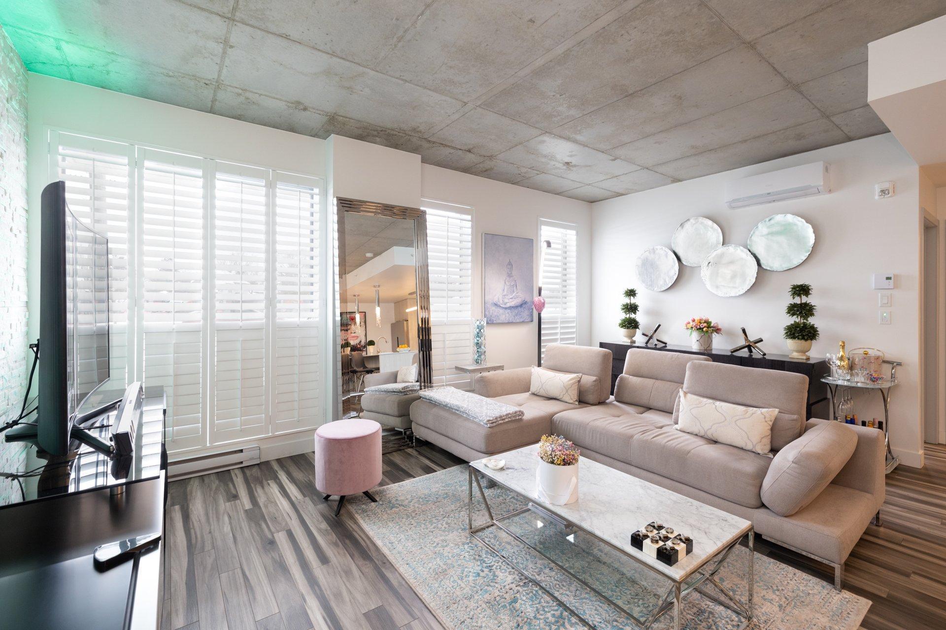 









4


Av. Donegani

, 101,
Pointe-Claire,




QC
H9R0C8

