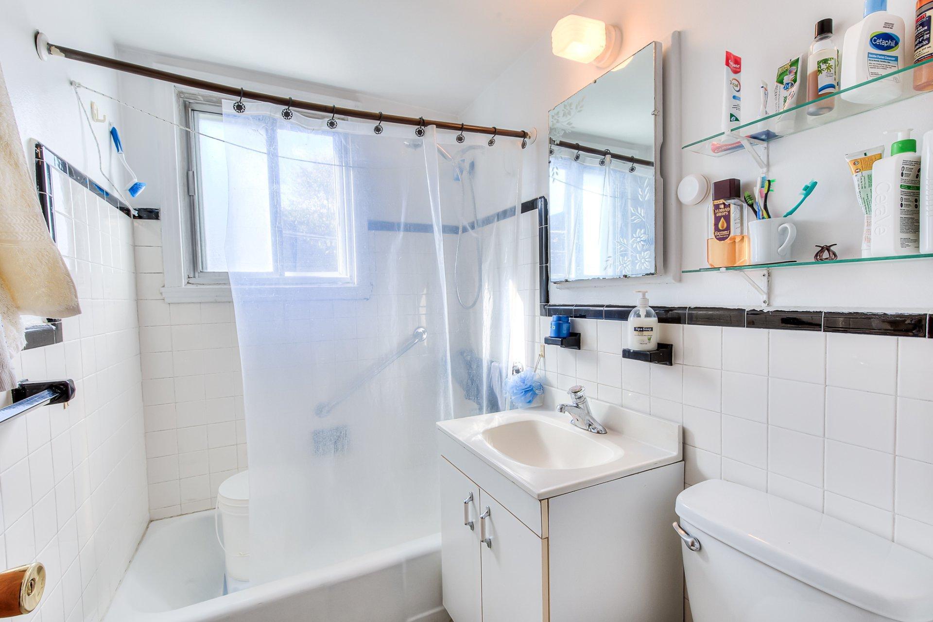 









7430


Av. d'Outremont

,
Montréal (Villeray/Saint-Michel/Parc-Extension),




QC
H3N2L8

