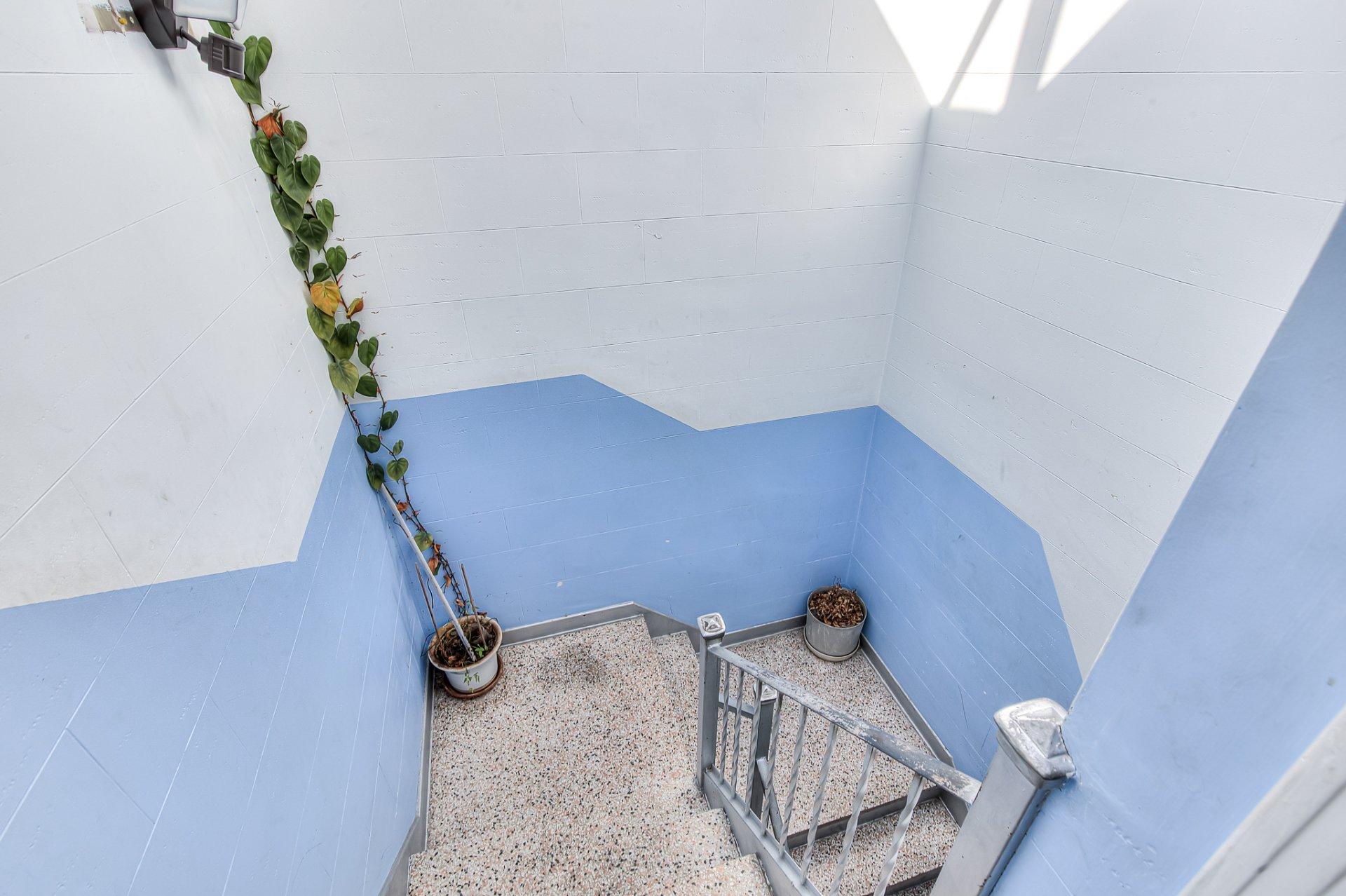 









7430


Av. d'Outremont

,
Montréal (Villeray/Saint-Michel/Parc-Extension),




QC
H3N2L8

