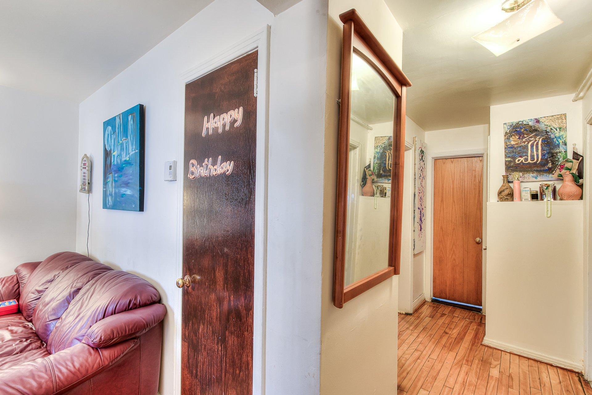 









7430


Av. d'Outremont

,
Montréal (Villeray/Saint-Michel/Parc-Extension),




QC
H3N2L8

