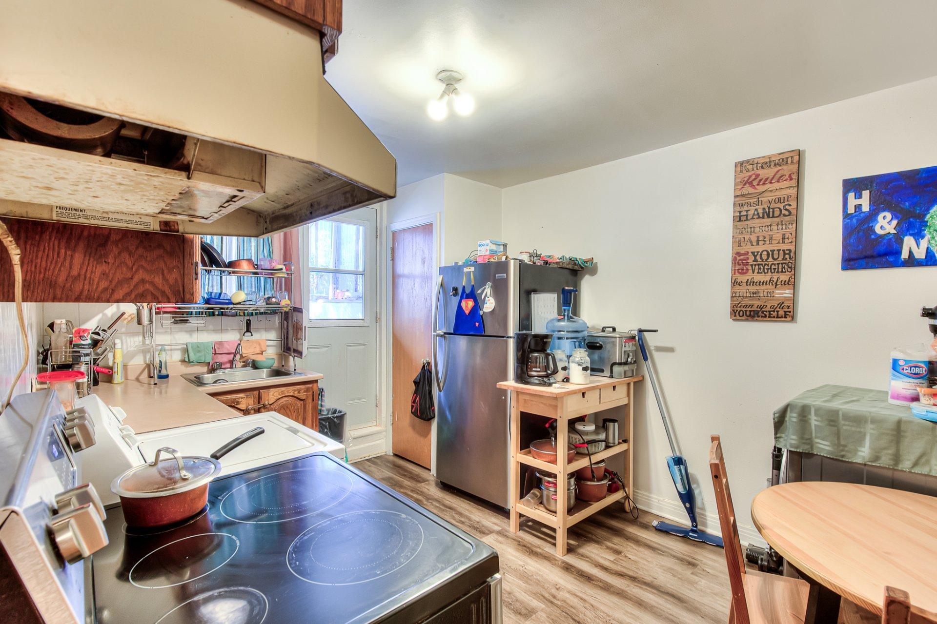 









7430


Av. d'Outremont

,
Montréal (Villeray/Saint-Michel/Parc-Extension),




QC
H3N2L8

