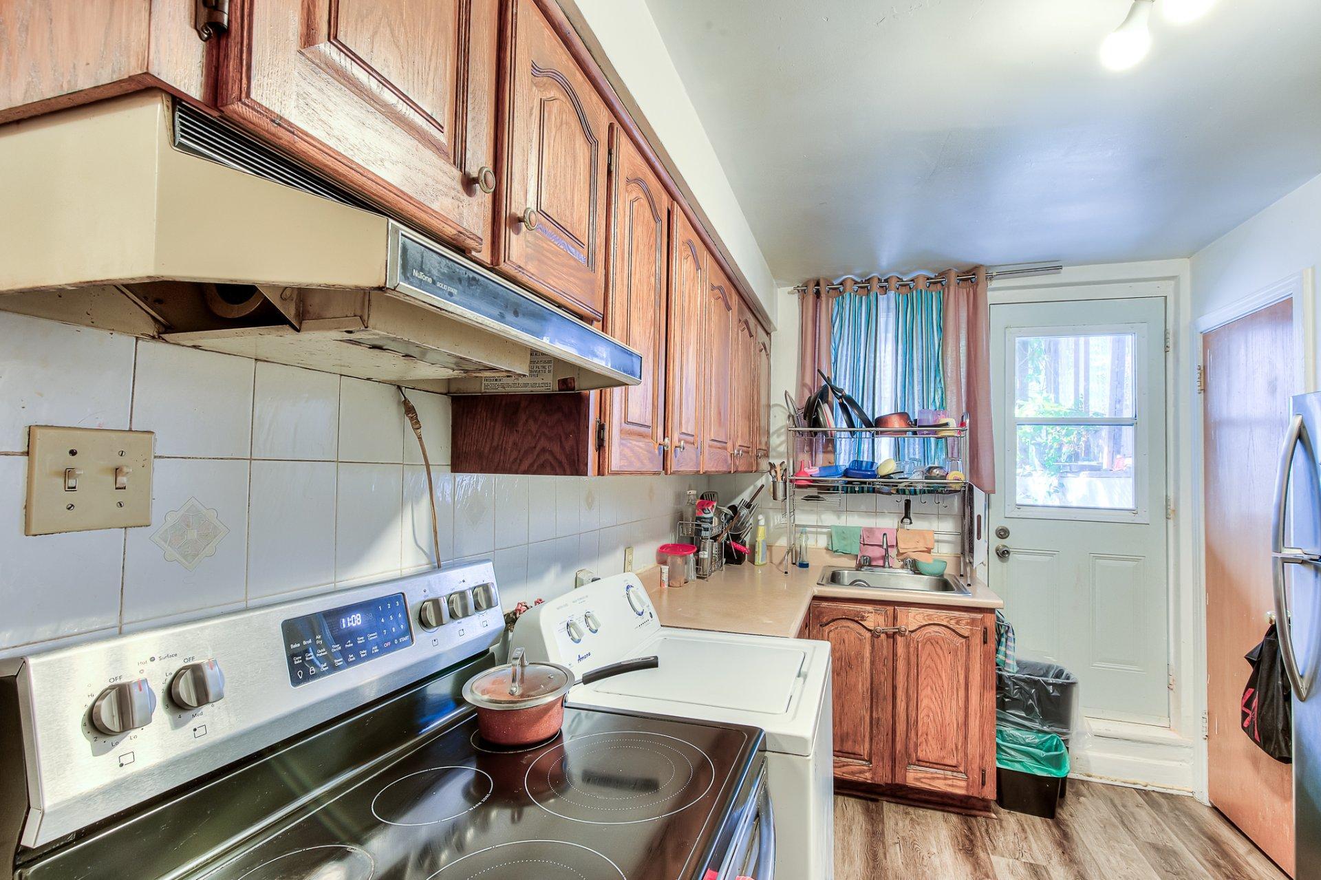









7430


Av. d'Outremont

,
Montréal (Villeray/Saint-Michel/Parc-Extension),




QC
H3N2L8

