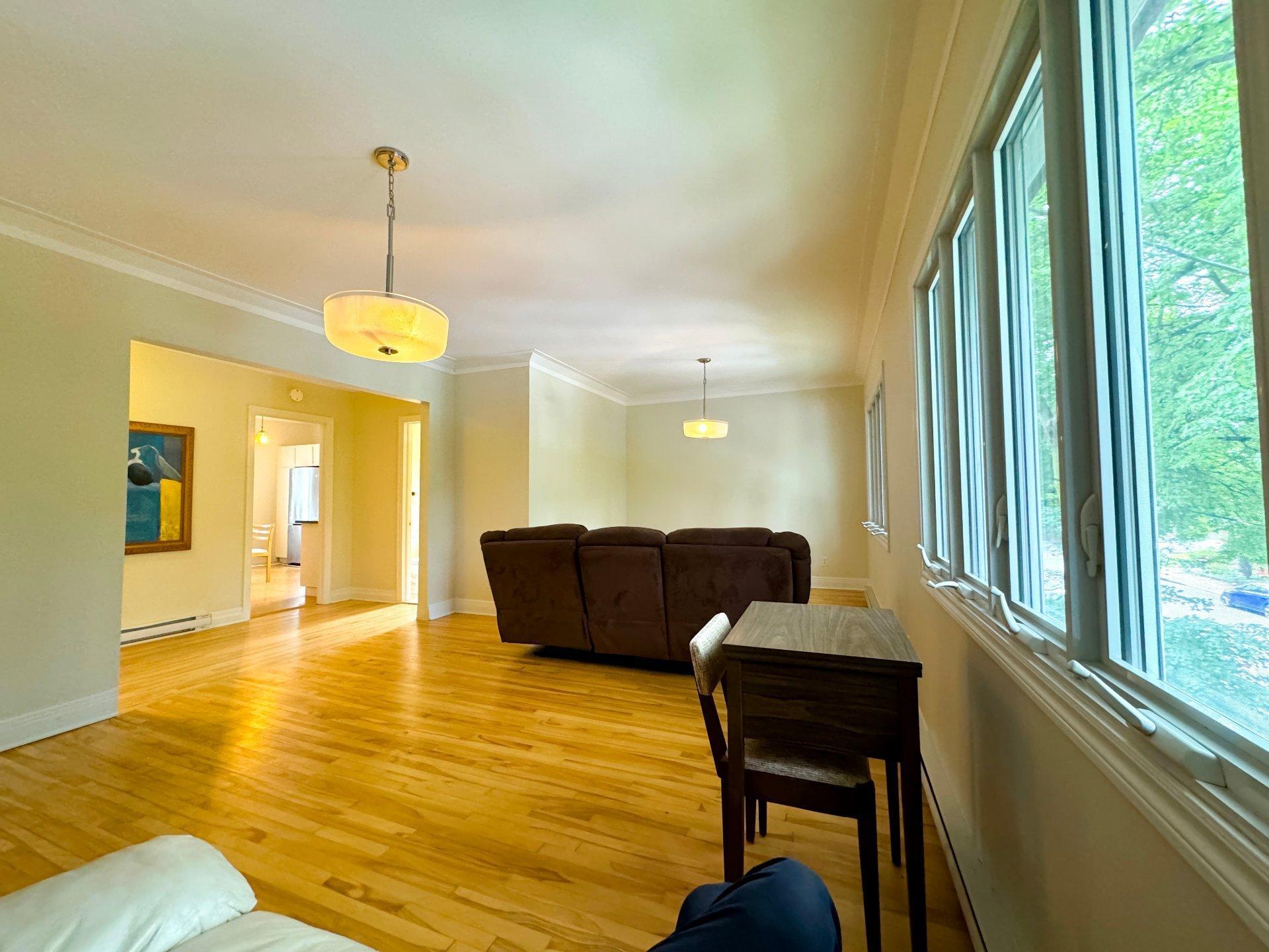 









1677


Boul. Desmarchais

,
Montréal (Le Sud-Ouest),




QC
H4E2B5

