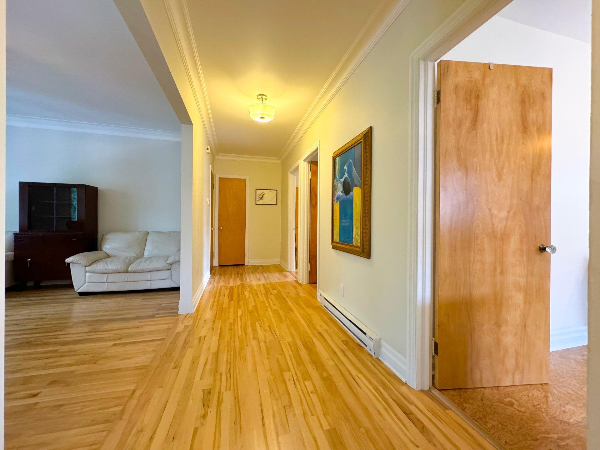 









1677


Boul. Desmarchais

,
Montréal (Le Sud-Ouest),




QC
H4E2B5

