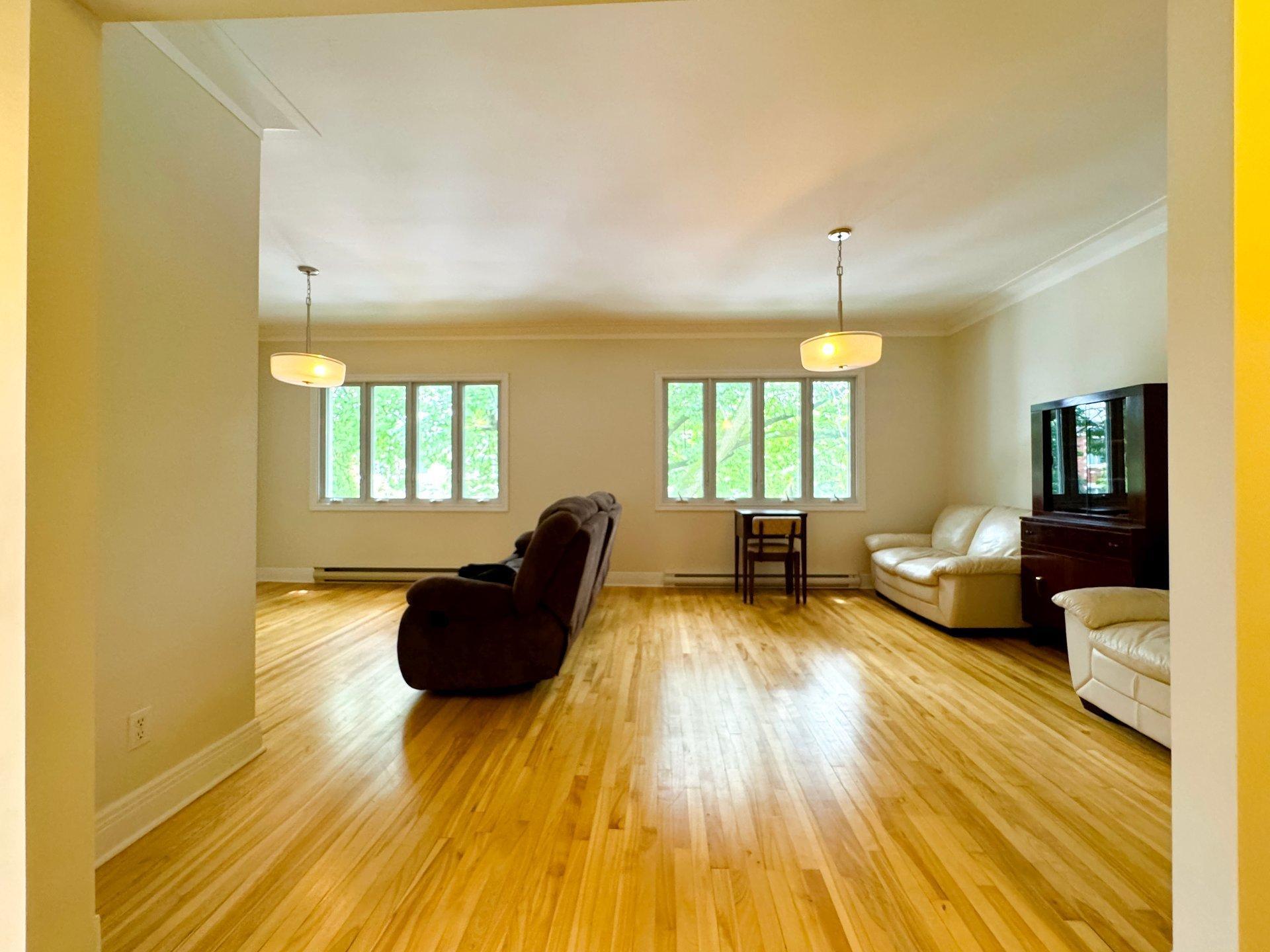 









1677


Boul. Desmarchais

,
Montréal (Le Sud-Ouest),




QC
H4E2B5

