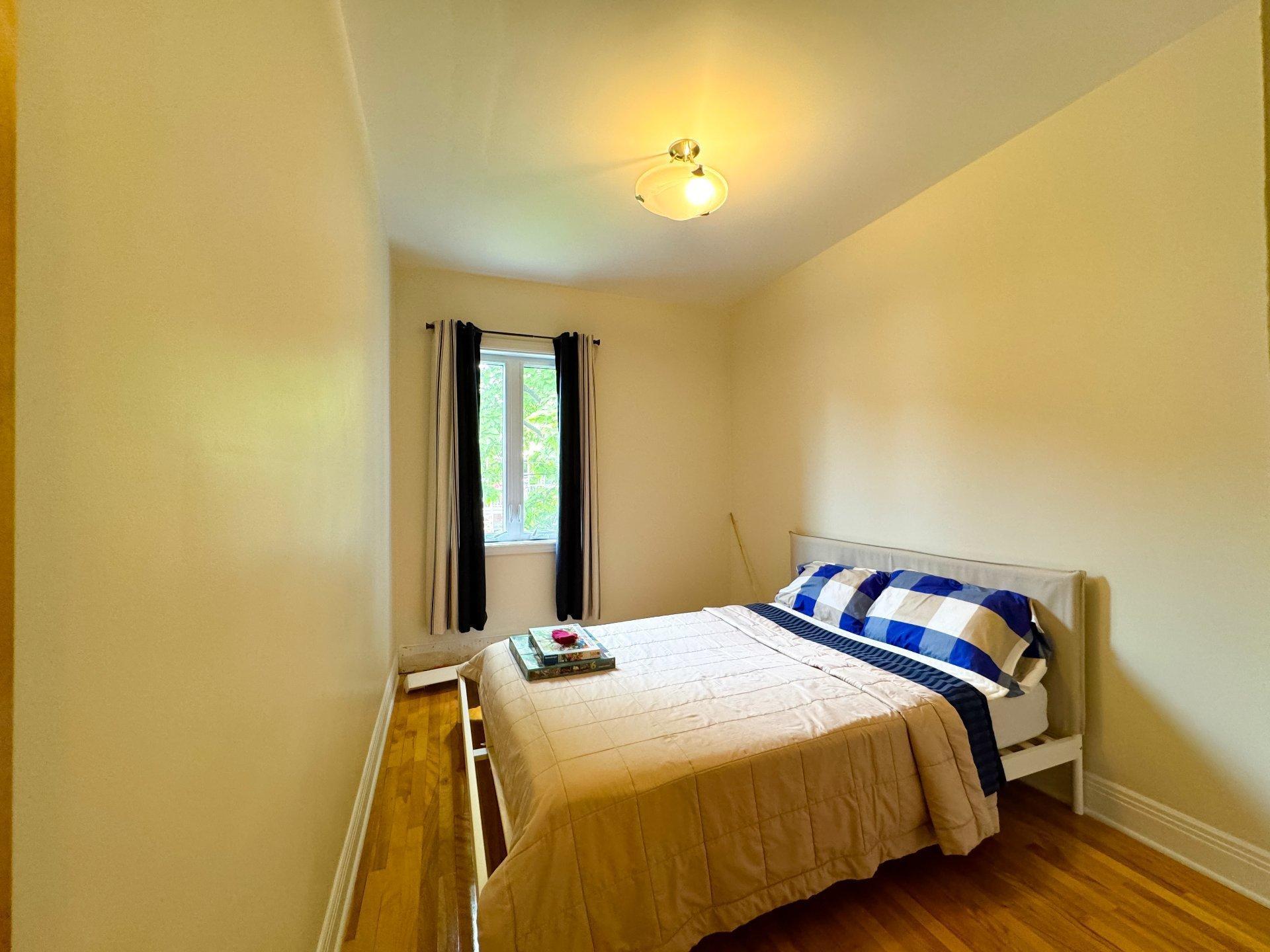 









1677


Boul. Desmarchais

,
Montréal (Le Sud-Ouest),




QC
H4E2B5


