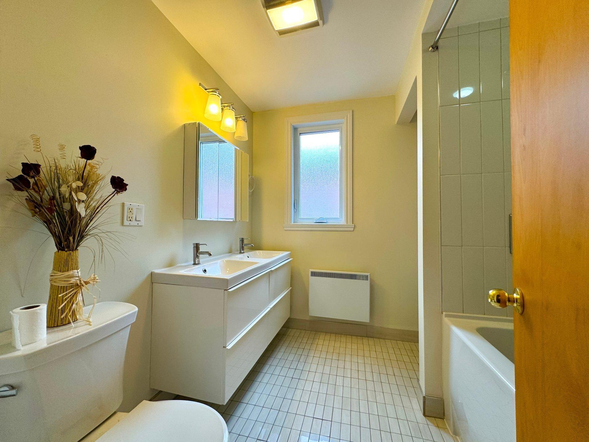









1677


Boul. Desmarchais

,
Montréal (Le Sud-Ouest),




QC
H4E2B5

