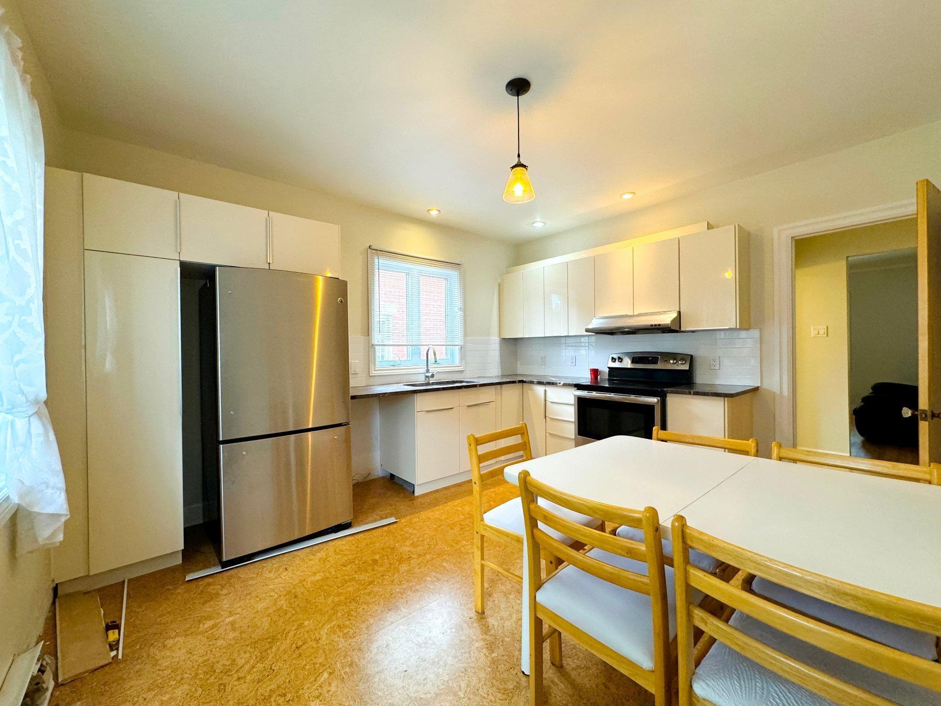 









1677


Boul. Desmarchais

,
Montréal (Le Sud-Ouest),




QC
H4E2B5

