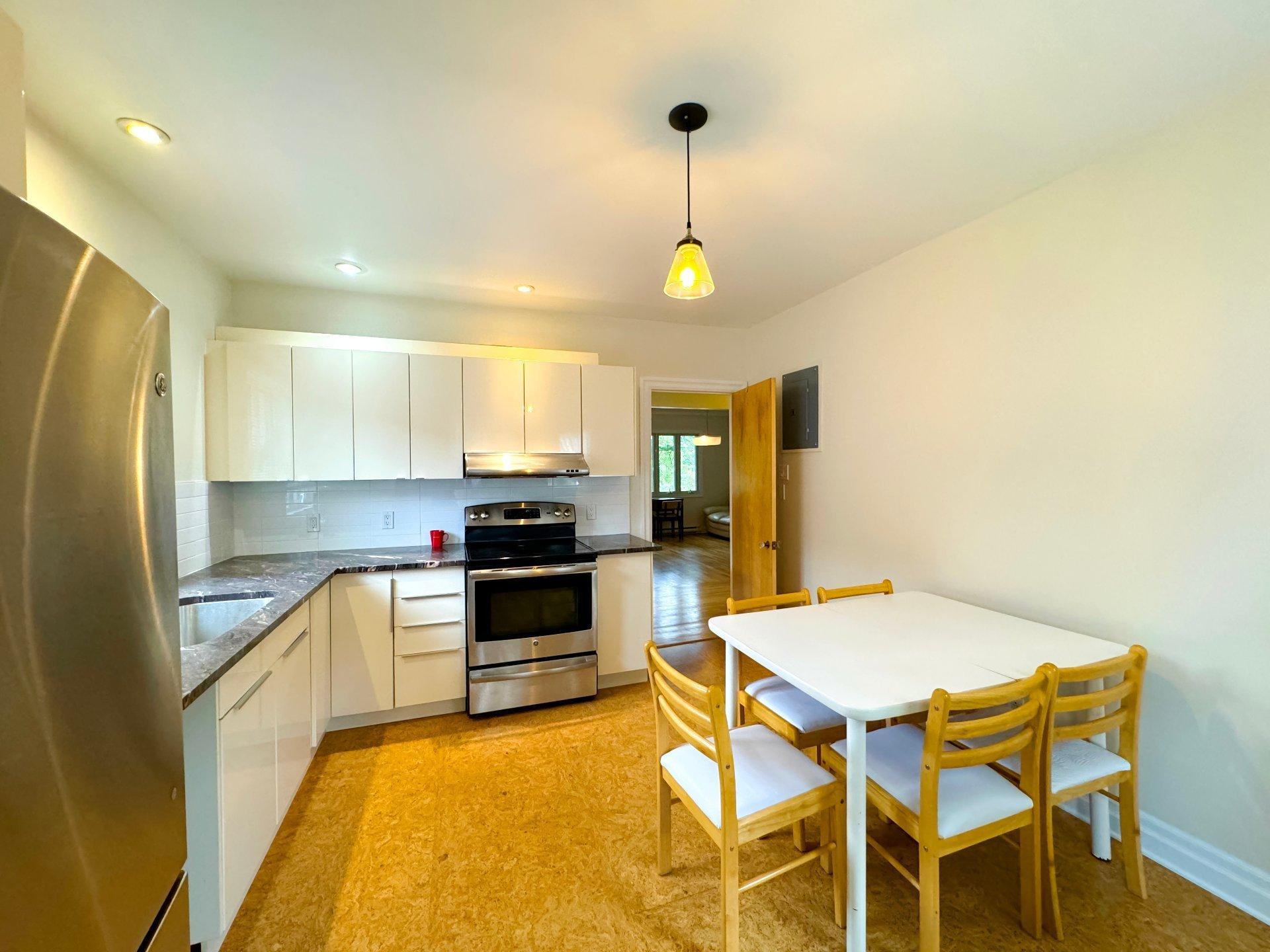 









1677


Boul. Desmarchais

,
Montréal (Le Sud-Ouest),




QC
H4E2B5

