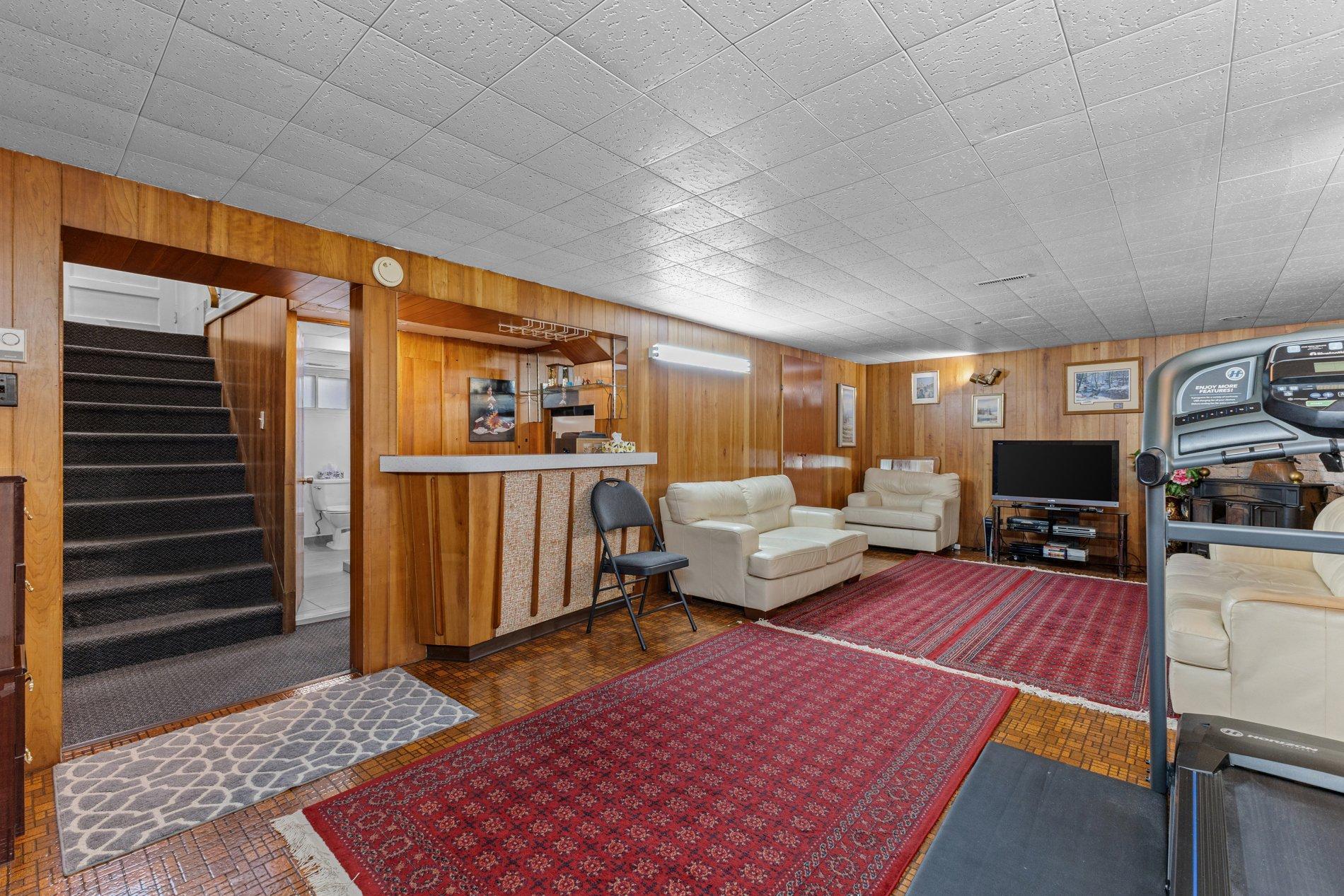 









1845


Av. Fontaine

,
Laval (Chomedey),




QC
H7T1N8

