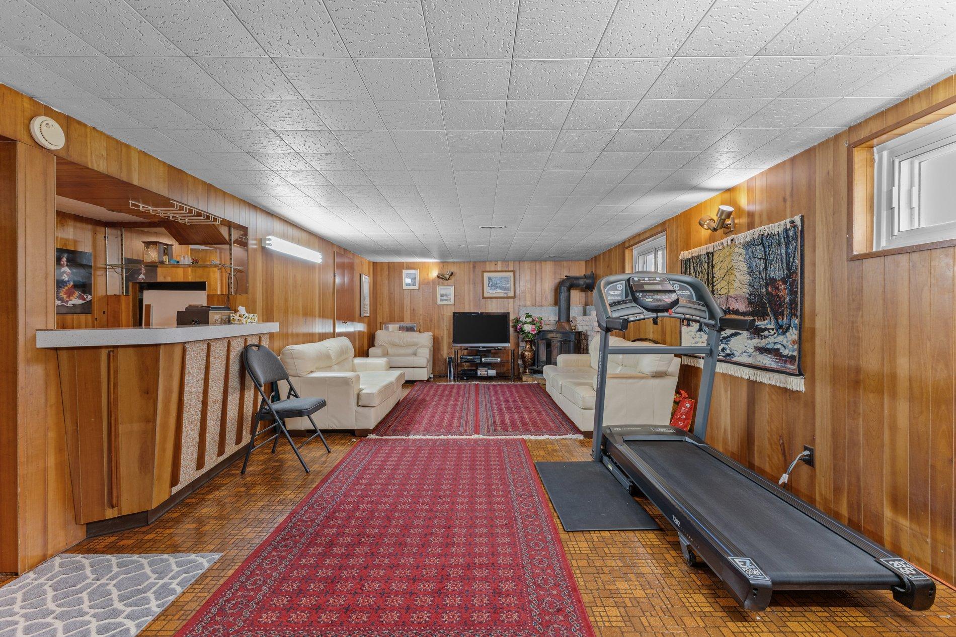 









1845


Av. Fontaine

,
Laval (Chomedey),




QC
H7T1N8

