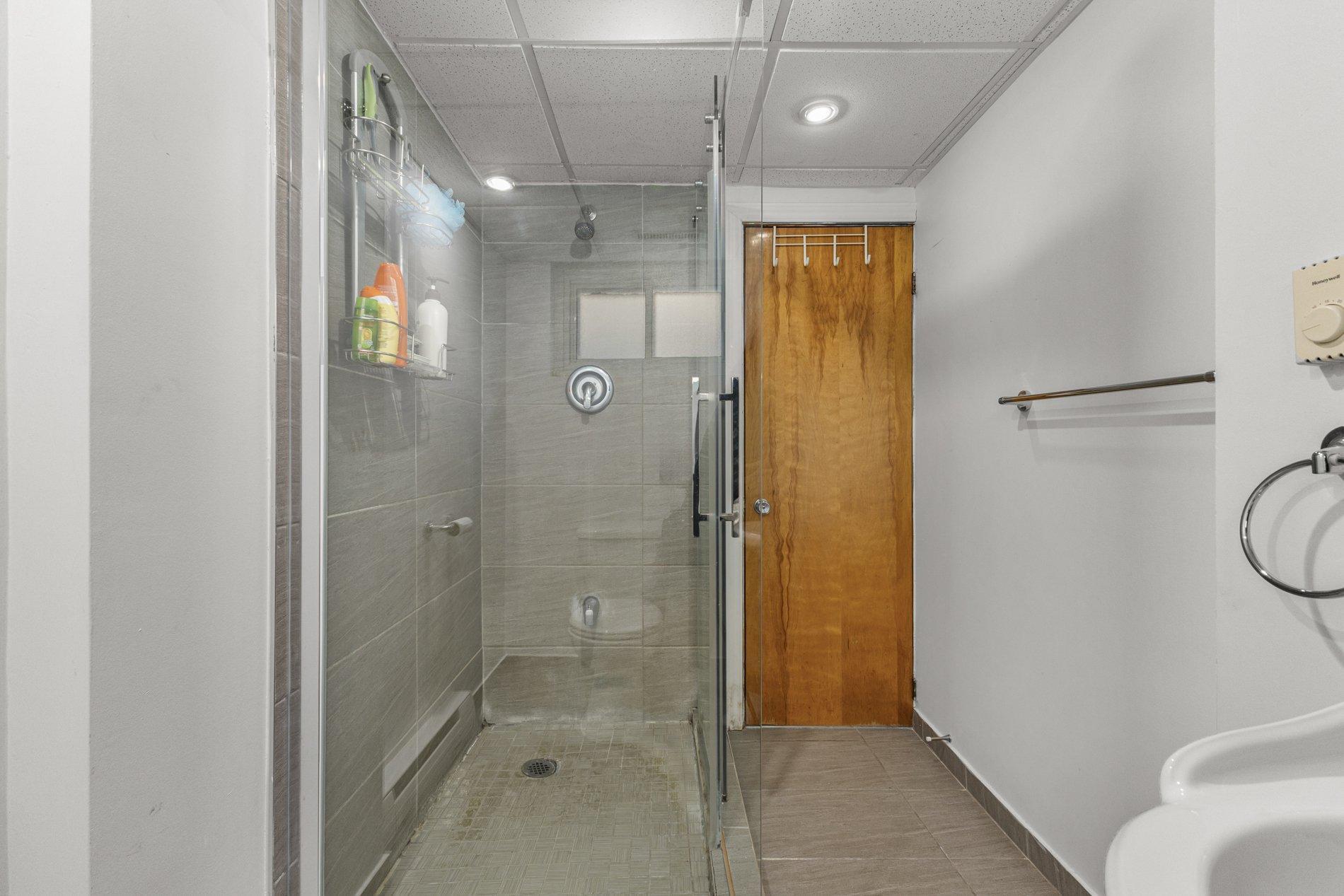 









1845


Av. Fontaine

,
Laval (Chomedey),




QC
H7T1N8

