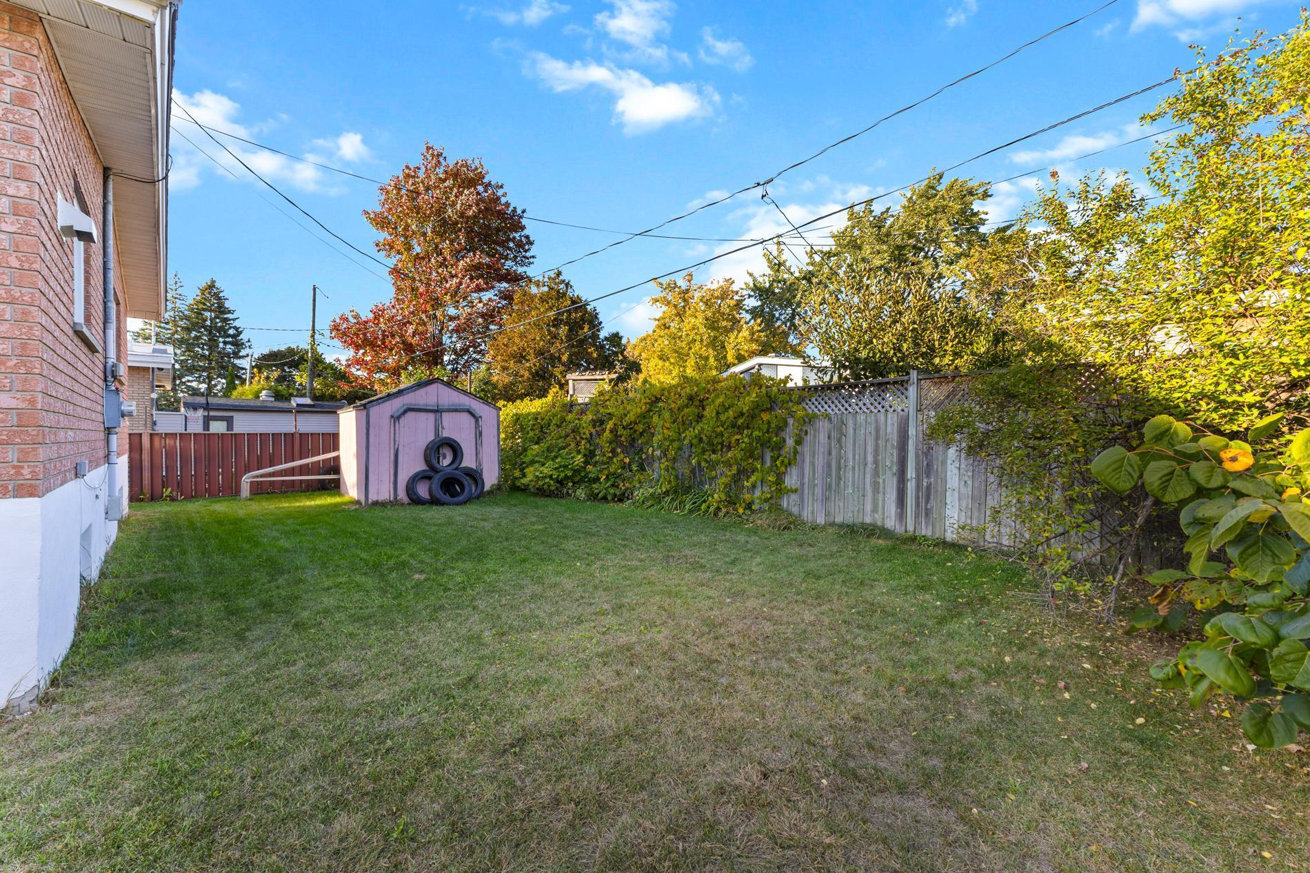 









1845


Av. Fontaine

,
Laval (Chomedey),




QC
H7T1N8

