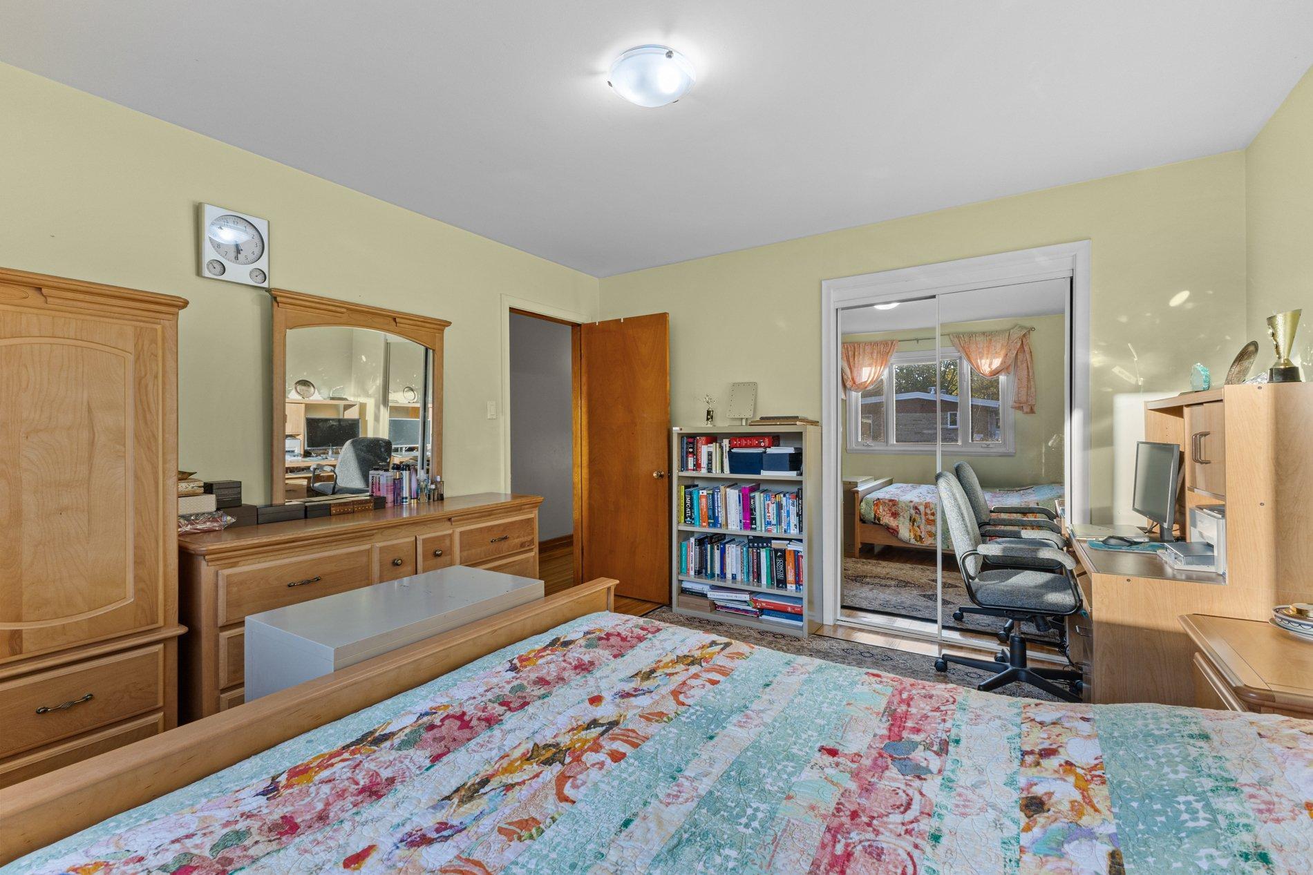 









1845


Av. Fontaine

,
Laval (Chomedey),




QC
H7T1N8

